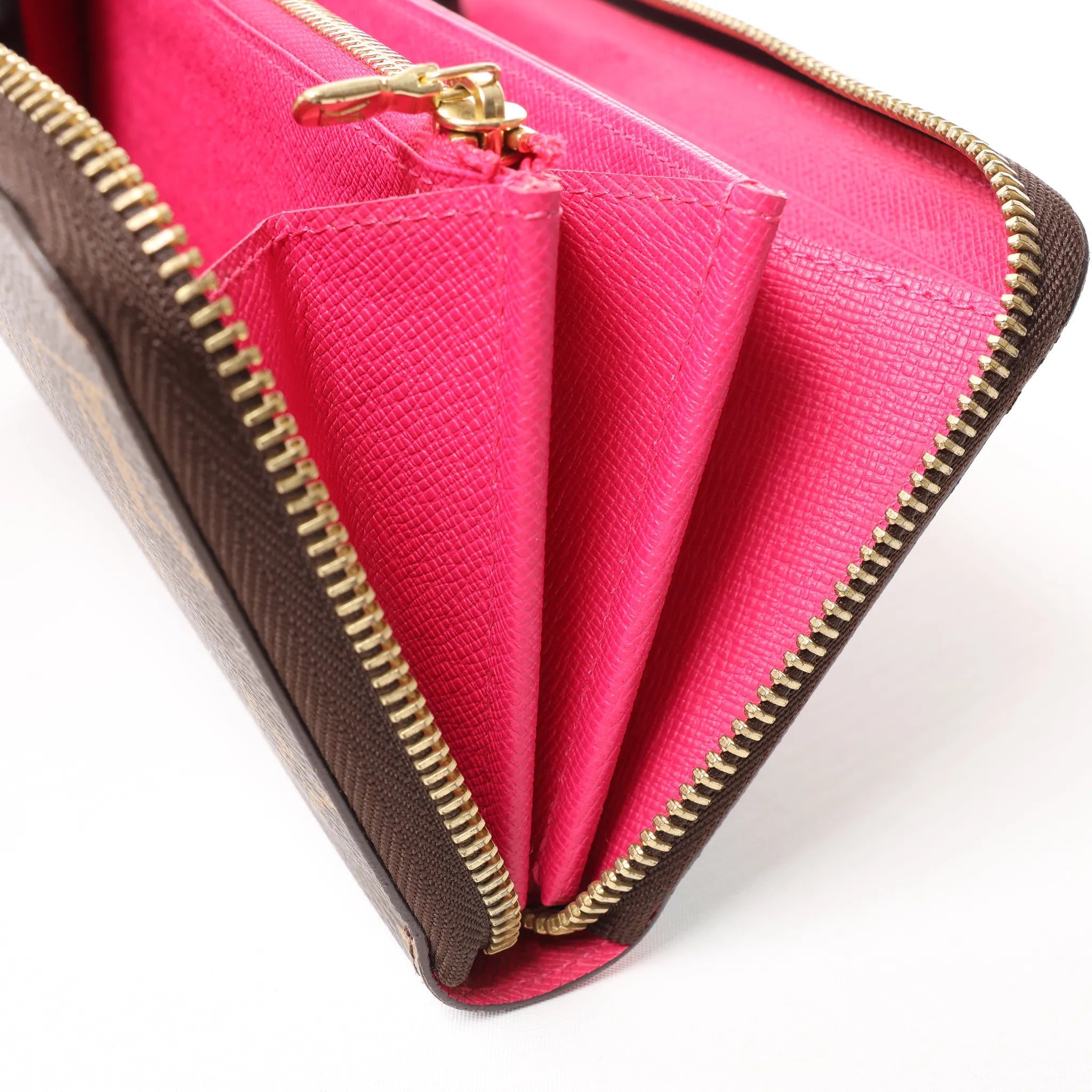 Louis Vuitton 2015 Christmas Animation Zippy Monogram Wallet in Brown x Pink CA3145