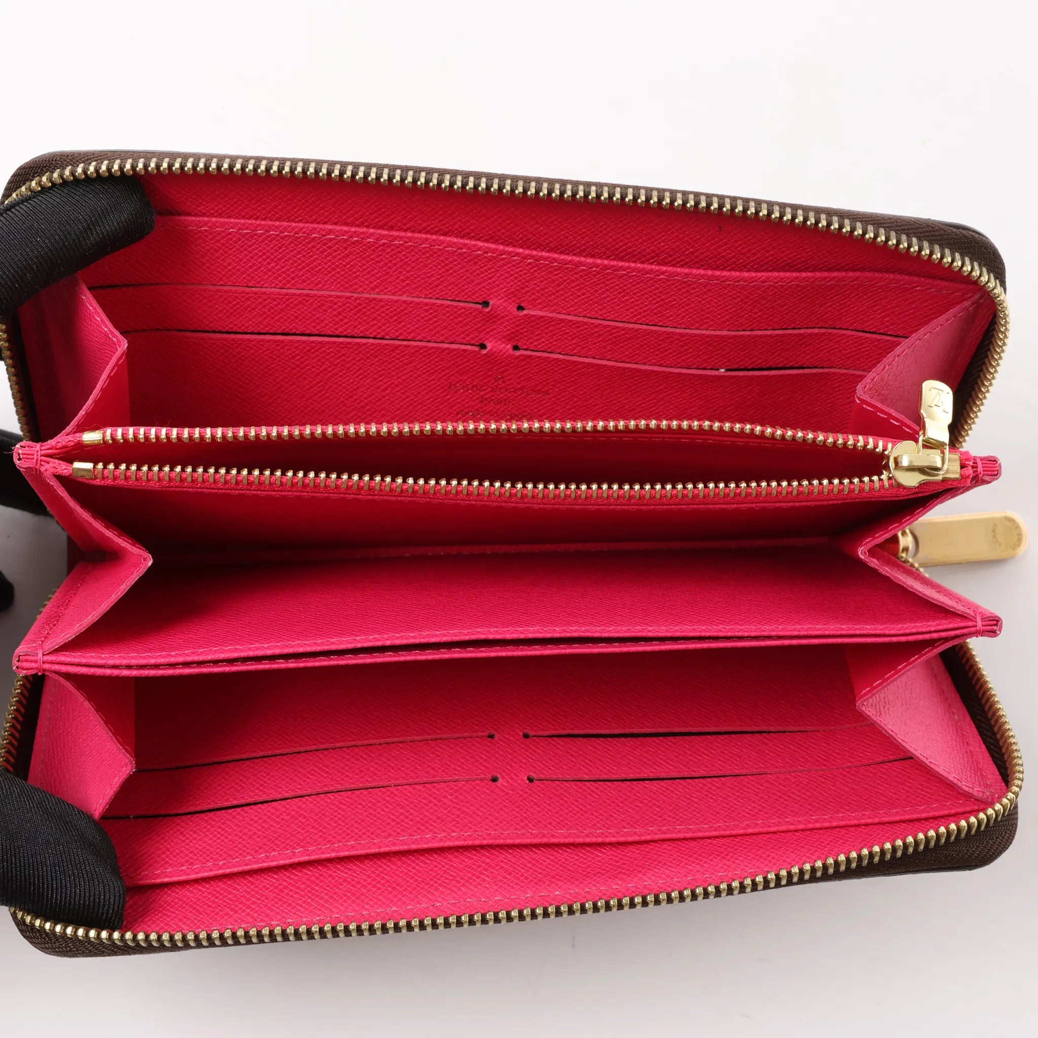 Louis Vuitton 2015 Christmas Animation Zippy Monogram Wallet in Brown x Pink CA3145