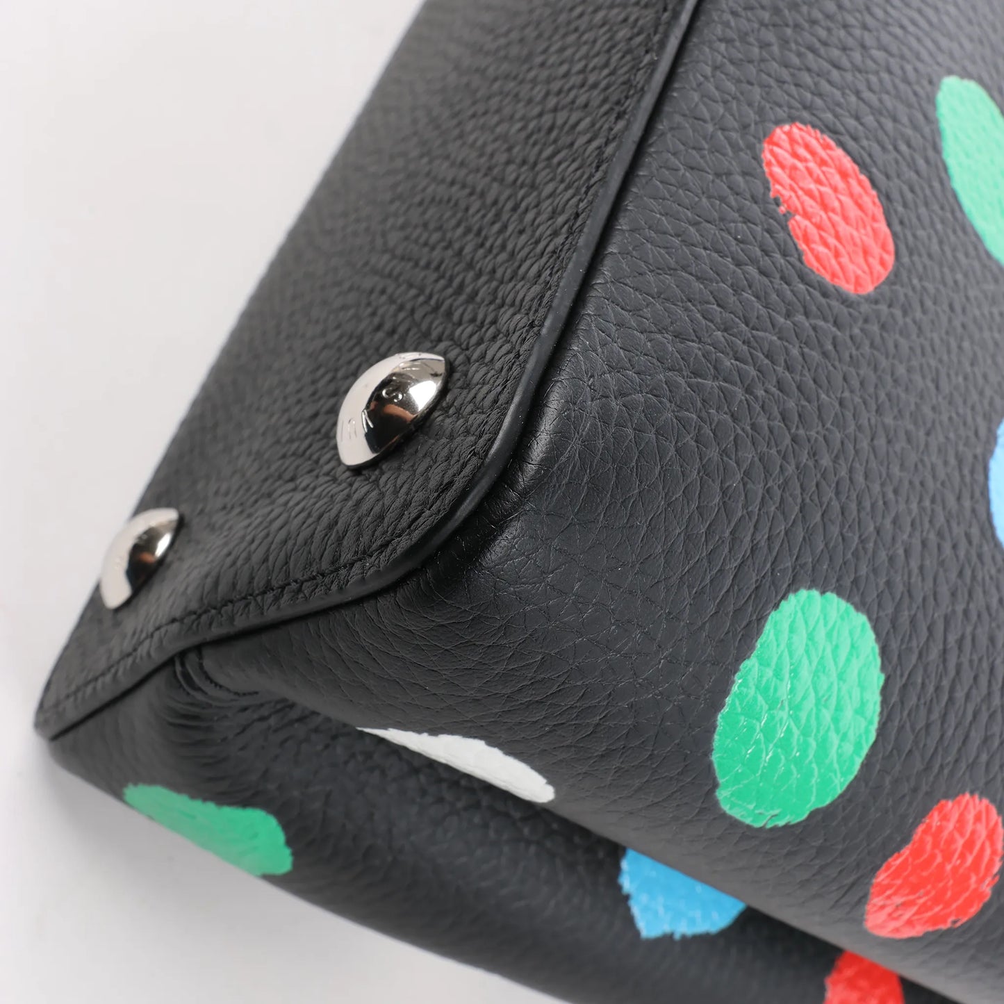 Louis Vuitton x  Taurillon Capucines MM 2Way Handbag in Black M21663