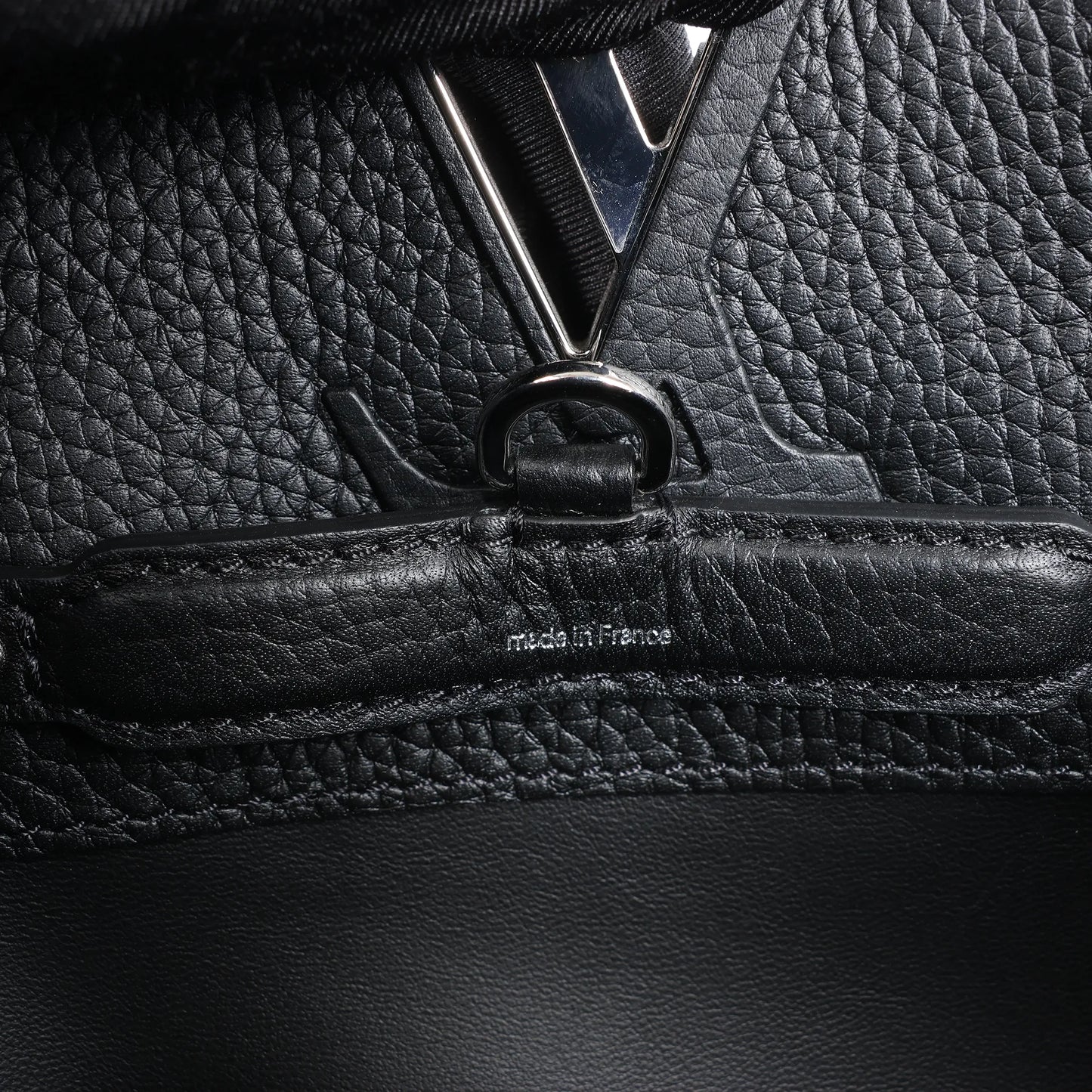 Louis Vuitton x  Taurillon Capucines MM 2Way Handbag in Black M21663