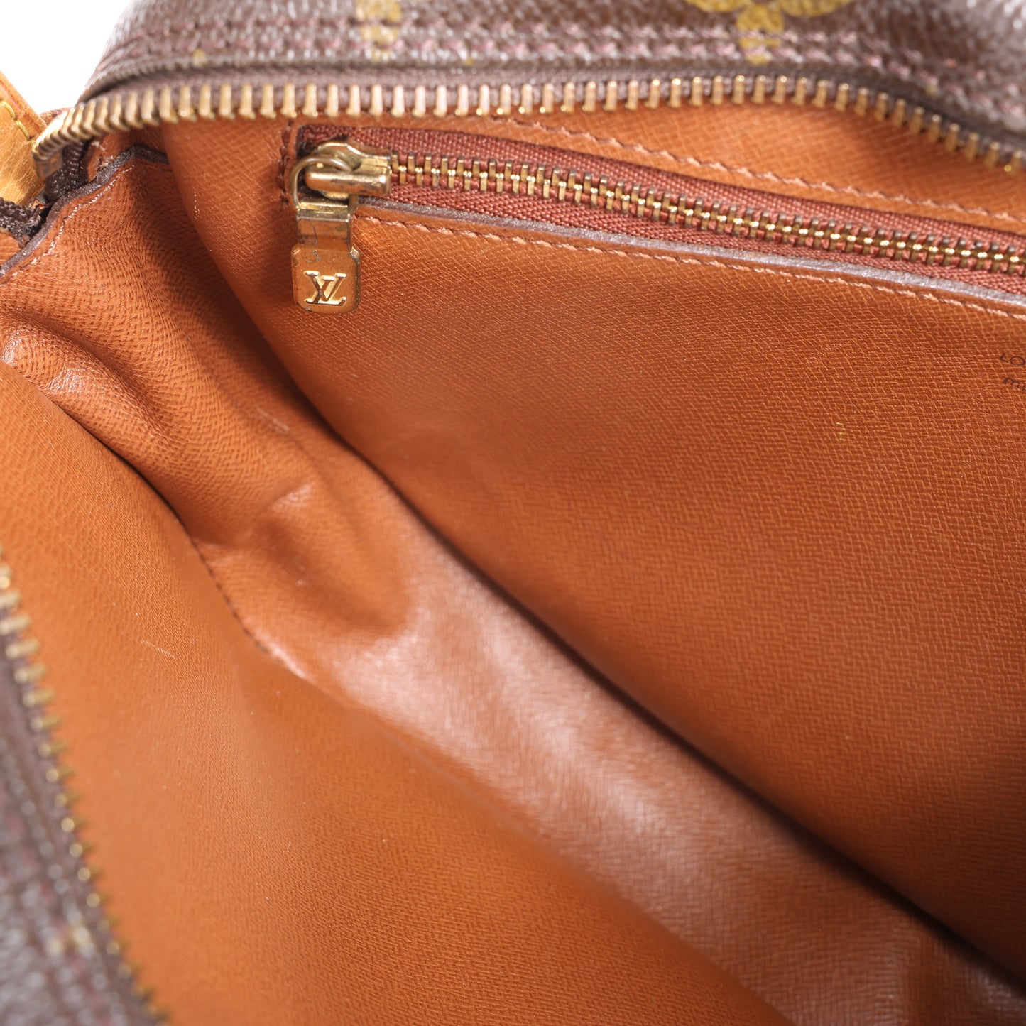 Louis Vuitton Monogram Canvas Jeune fille 23 Sac à bandoulière M51227