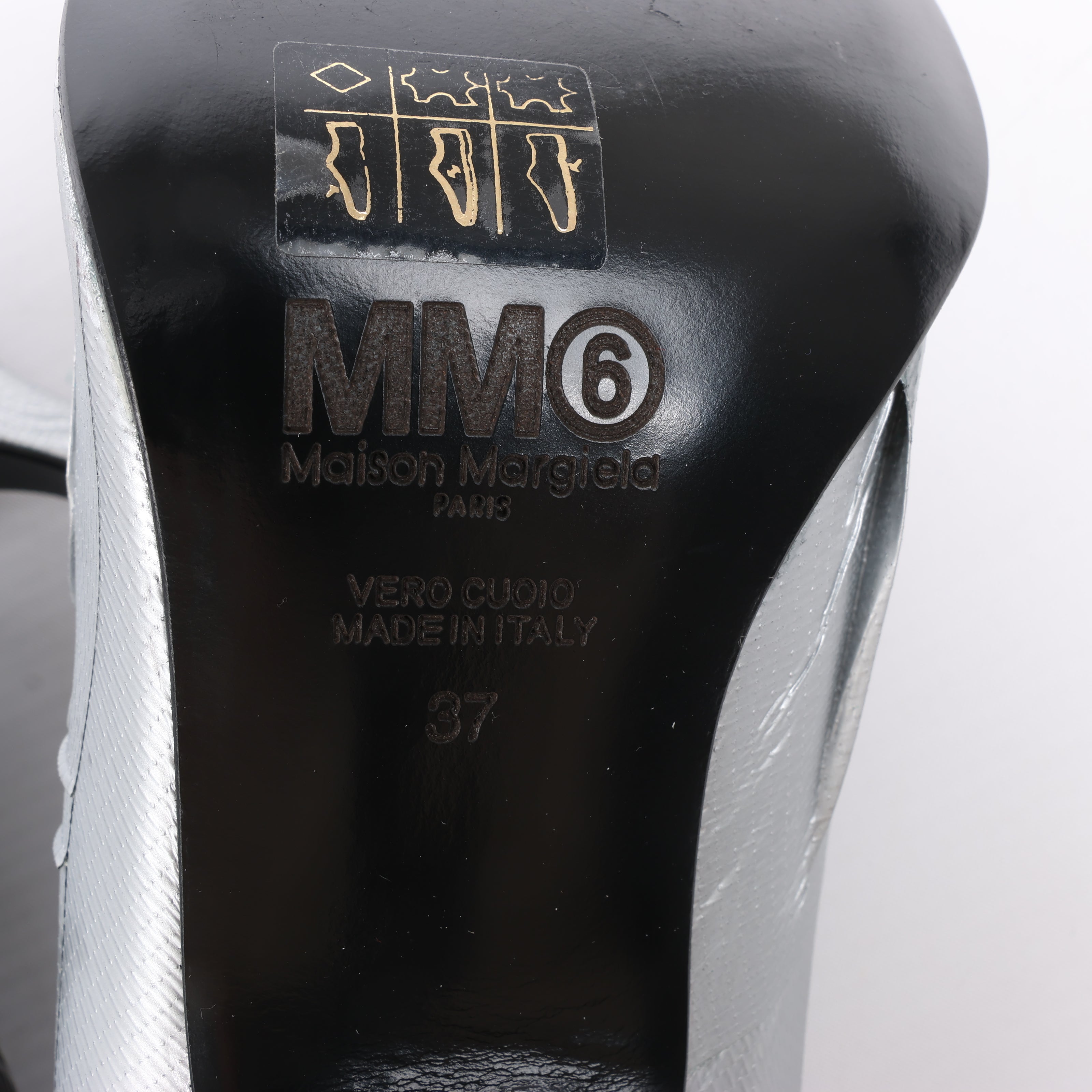 MAISON MARGIELA MM6 9 cm Laminated Leather Pumps in Silver, Size 37 EU