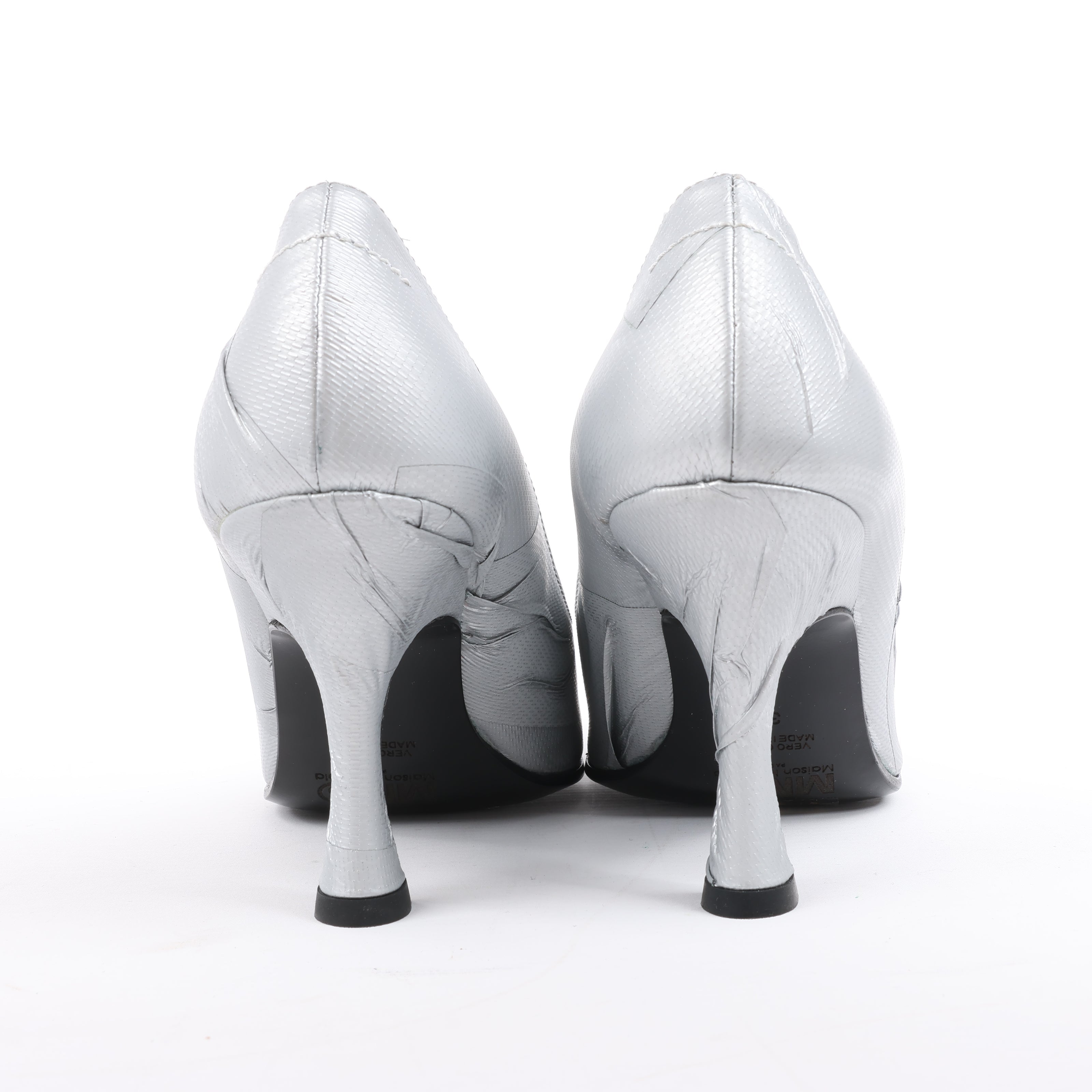 MAISON MARGIELA MM6 9 cm Laminated Leather Pumps in Silver, Size 37 EU
