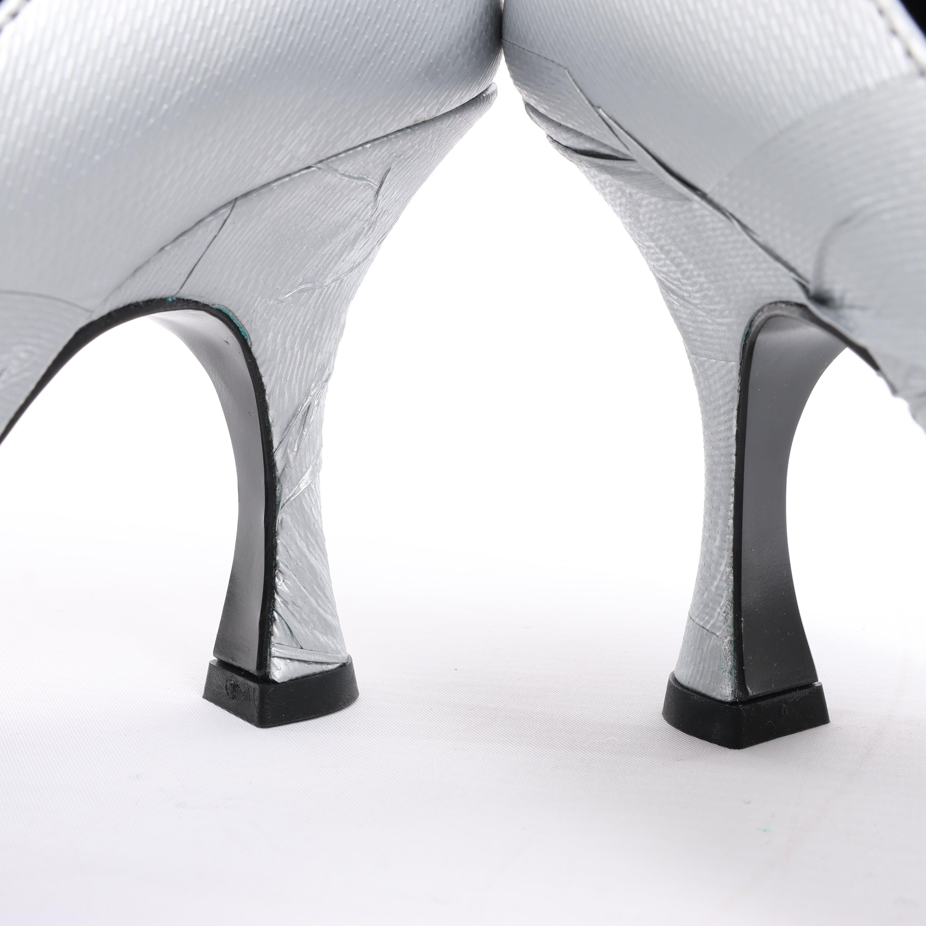 MAISON MARGIELA MM6 9 cm Laminated Leather Pumps in Silver, Size 37 EU