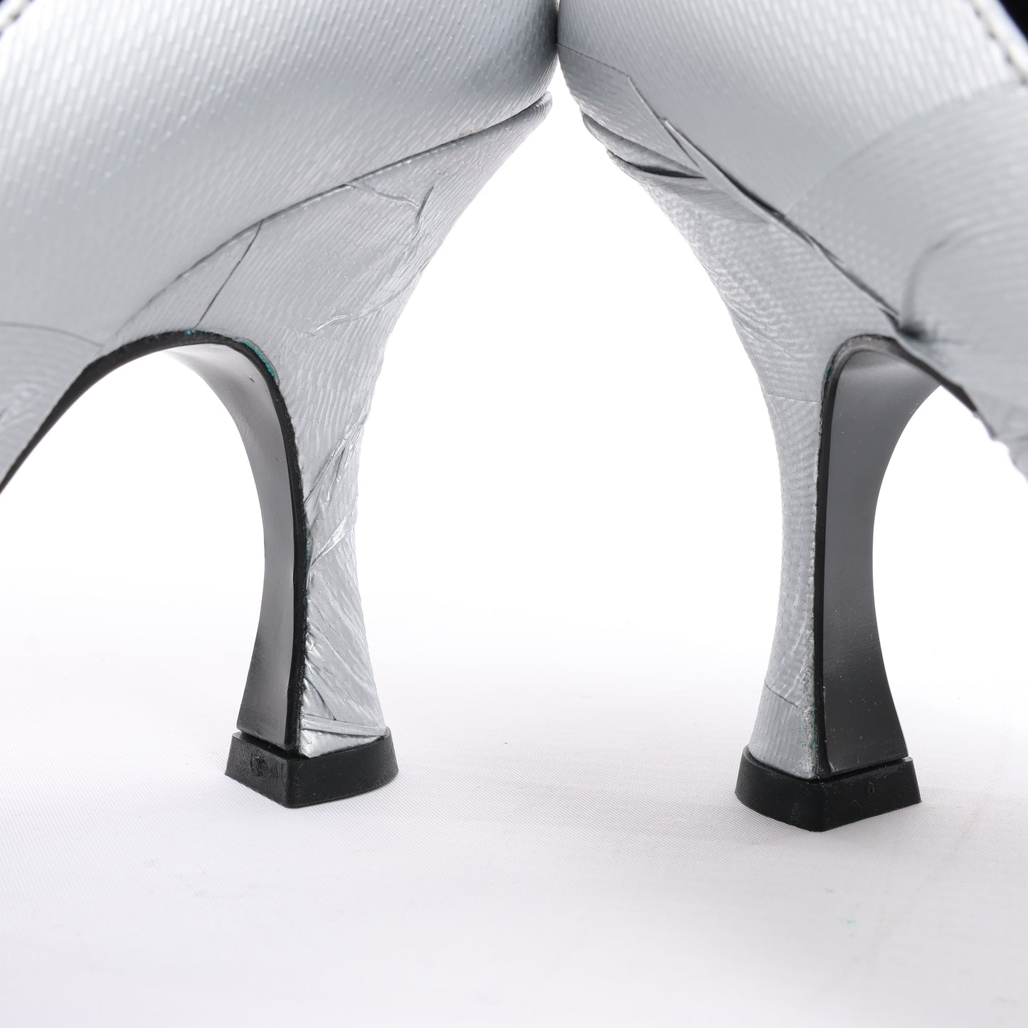 MAISON MARGIELA MM6 9 cm Laminated Leather Pumps in Silver, Size 37 EU