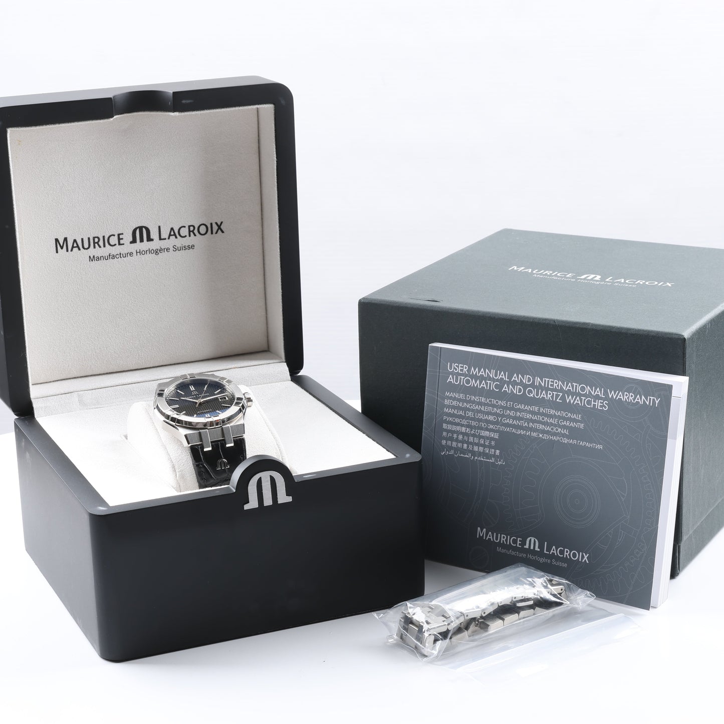 Maurice Lacroix Aikon 39 mm AI6007-SS002-330-1 AY36727 SS &amp; Leder AT Uhr mit schwarzem Zifferblatt