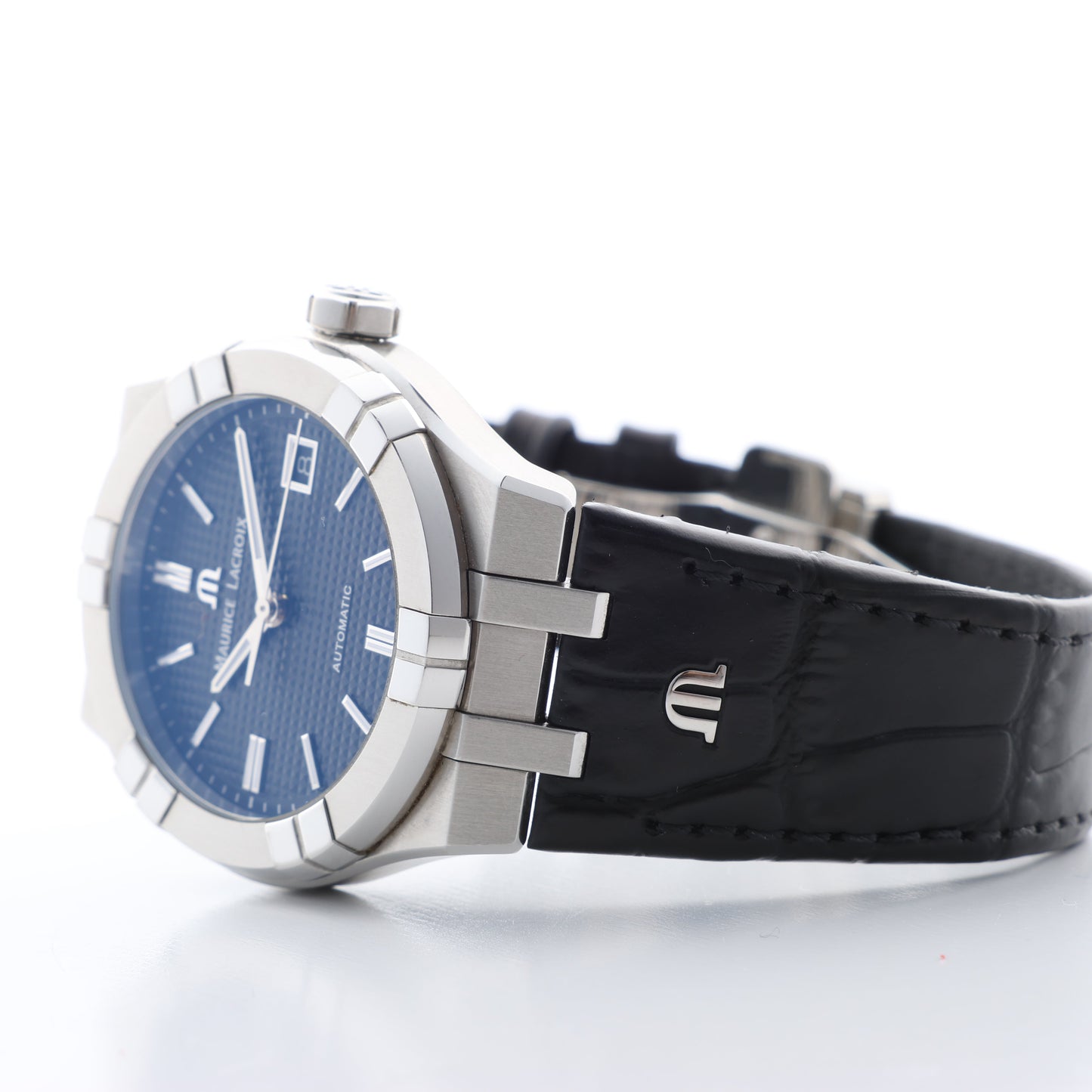 Maurice Lacroix Aikon 39 mm AI6007-SS002-330-1 AY36727 SS &amp; Leder AT Uhr mit schwarzem Zifferblatt