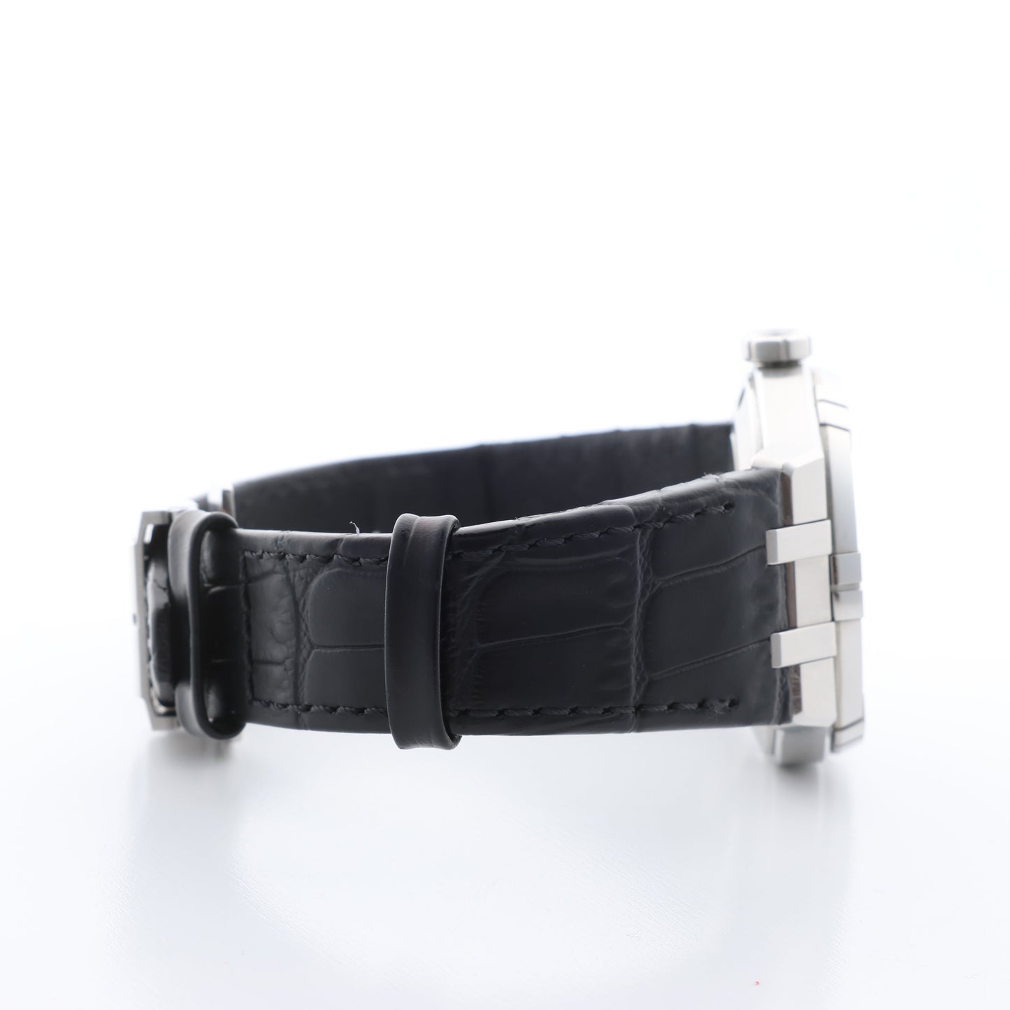 Maurice Lacroix Aikon 39 mm AI6007-SS002-330-1 AY36727 SS &amp; Leder AT Uhr mit schwarzem Zifferblatt