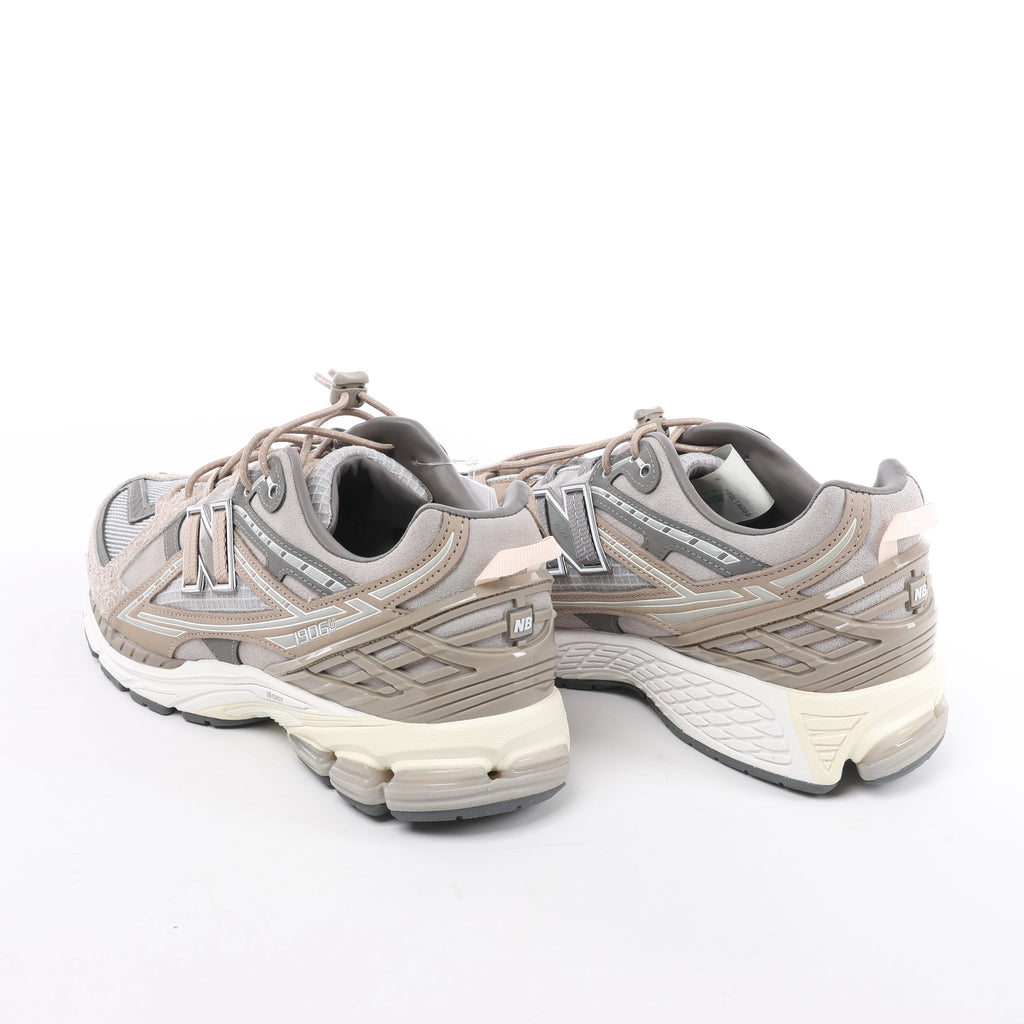 New Balance x N.HOOLYWOOD Leather x Fabric Sneakers in Gray x Brown M1906NIH