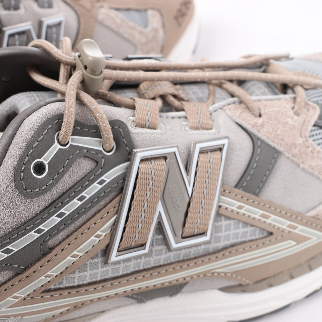 New Balance x N.HOOLYWOOD Leather x Fabric Sneakers in Gray x Brown M1906NIH
