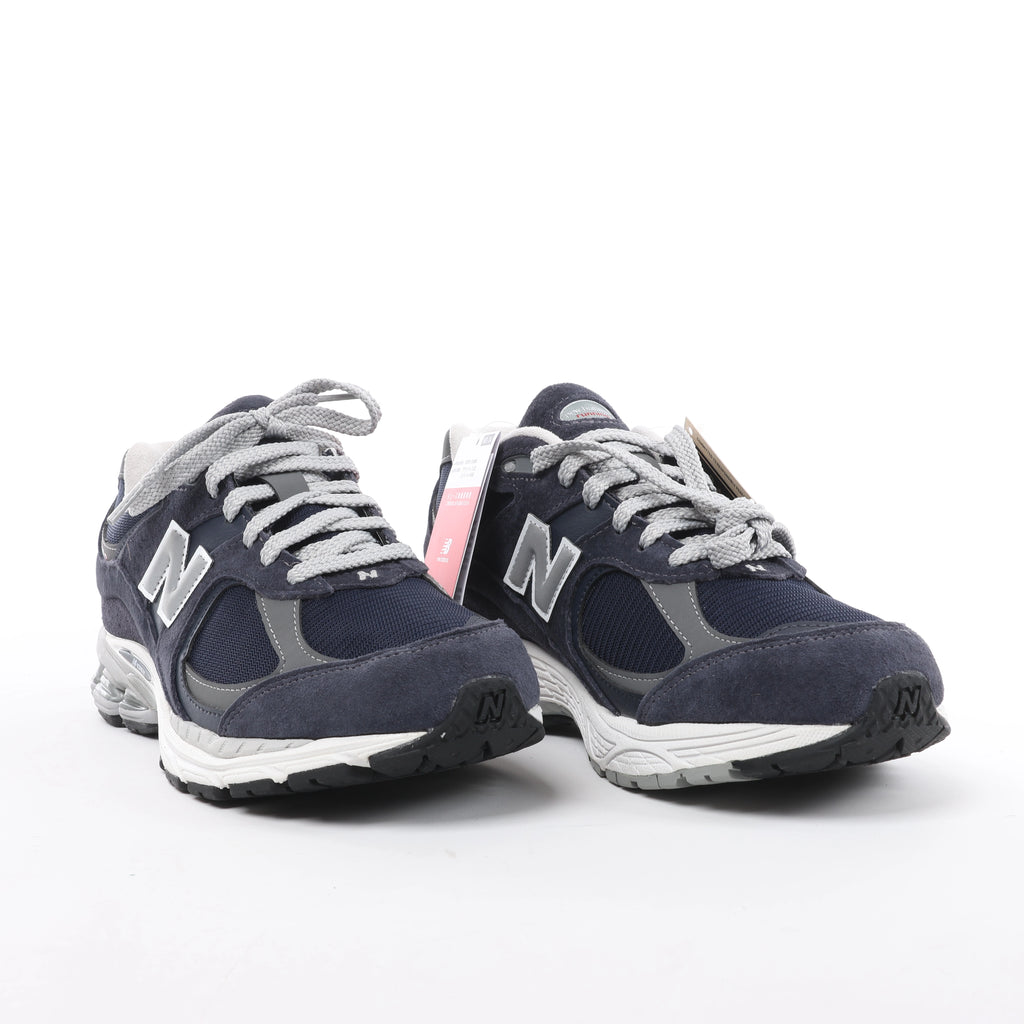 New Balance Suede & Leather Sneakers in Navy x gray M2002RXK, Size EU 42.5