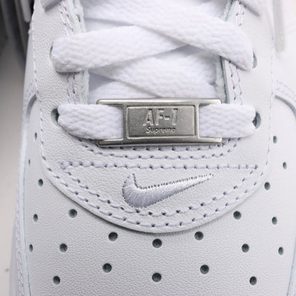 Nike x Supreme AIR FORCE 1 LOW SP Leder-Sneaker in Weiß CU9225-100, Größe 43 EU