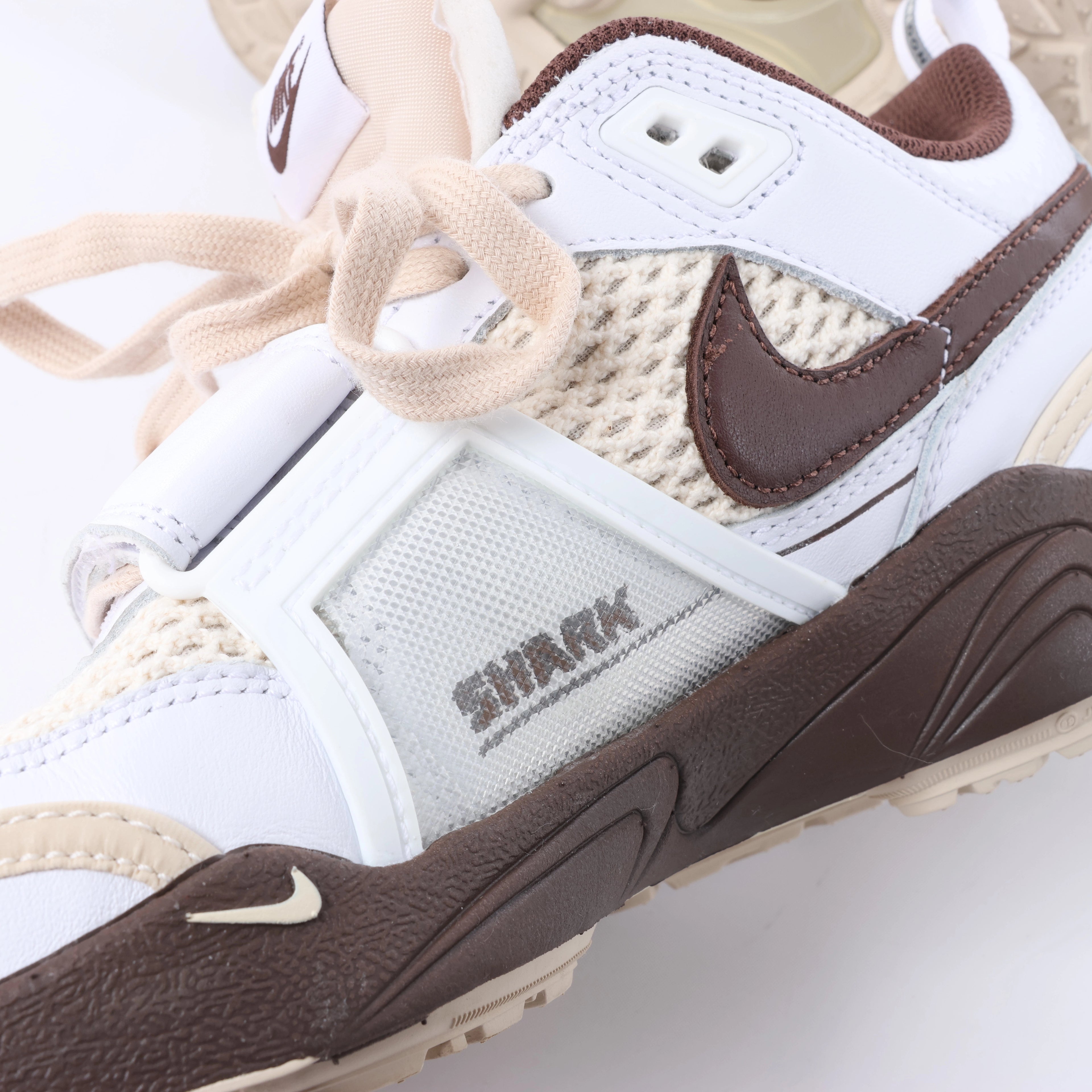 Zapatillas Nike JORDAN COURTSIDE Suede x Fabric en beige, talla 42.5 EU