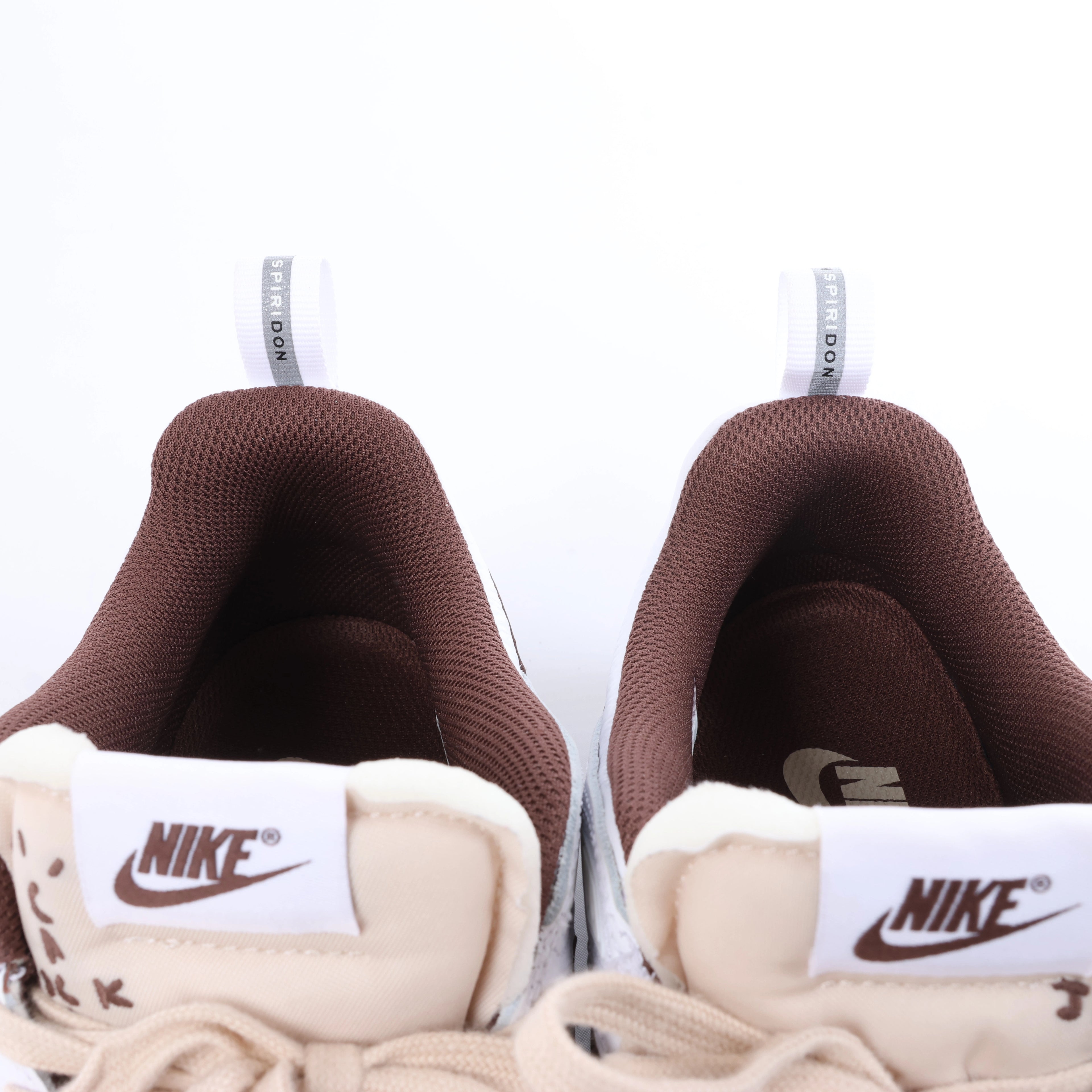 Zapatillas Nike JORDAN COURTSIDE Suede x Fabric en beige, talla 42.5 EU