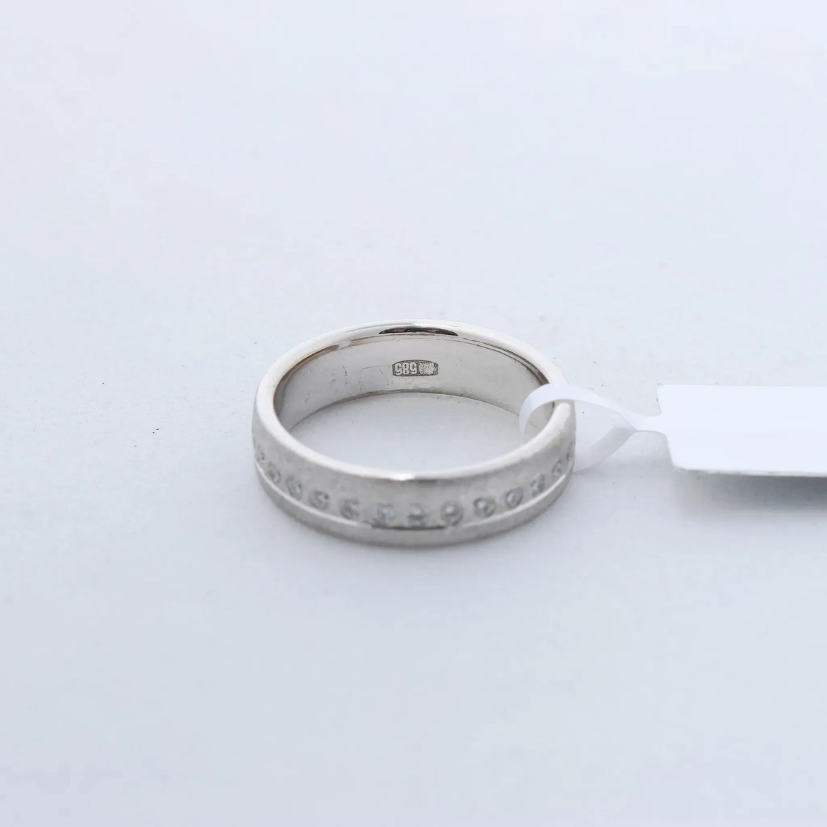 Non Signe / Unsigned 14k Gold (Au585) Ring with 30 Natural Diamonds
