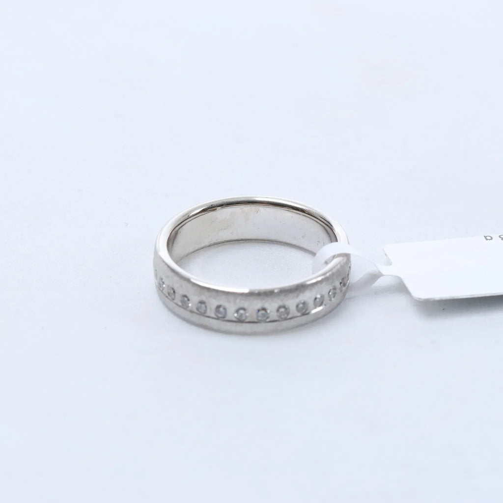 Non Signe / Unsigned 14k Gold (Au585) Ring with 30 Natural Diamonds