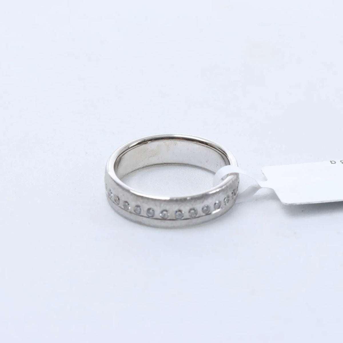 Non Signe / Unsigned 14k Gold (Au585) Ring with 30 Natural Diamonds