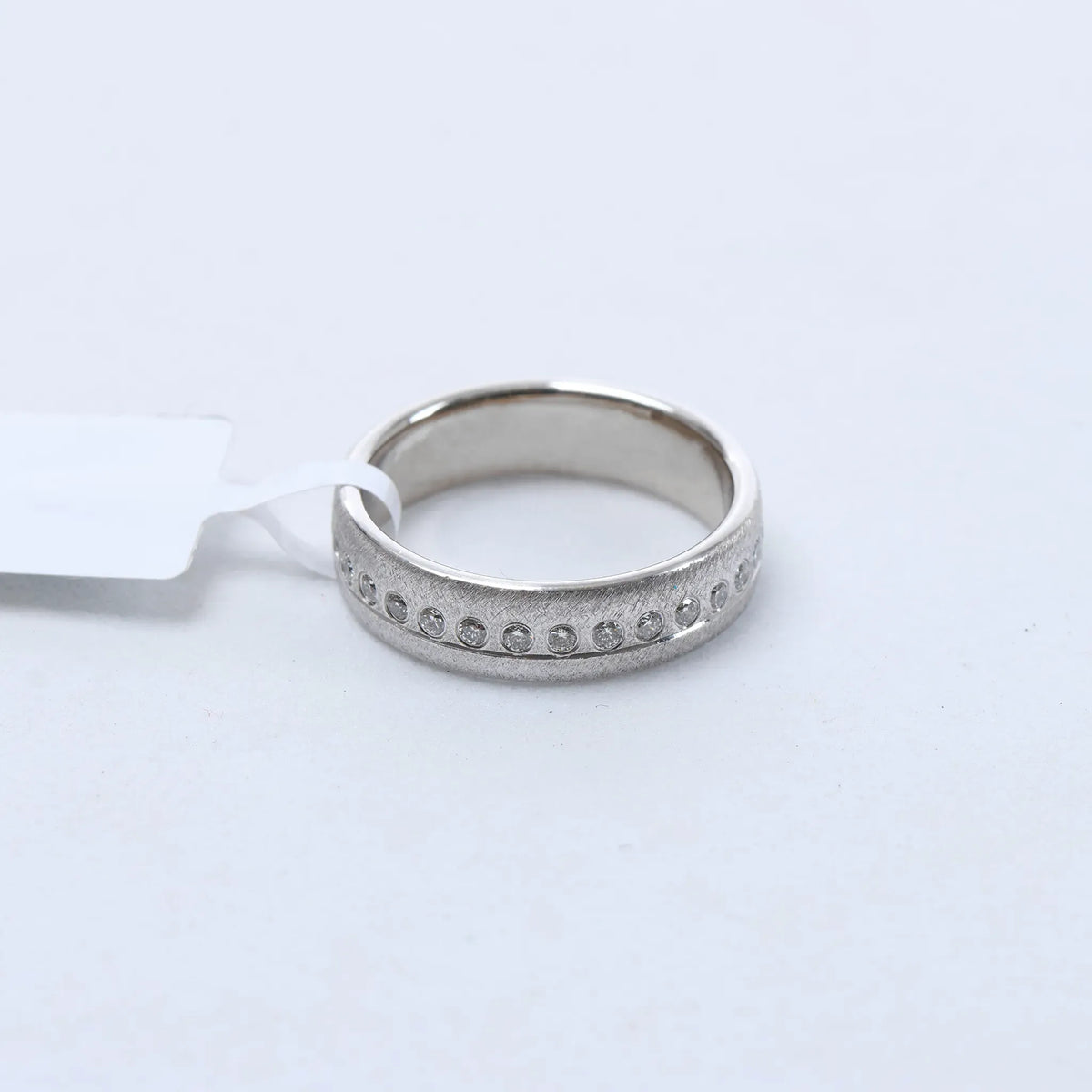 Non Signe / Unsigned 14k Gold (Au585) Ring with 30 Natural Diamonds