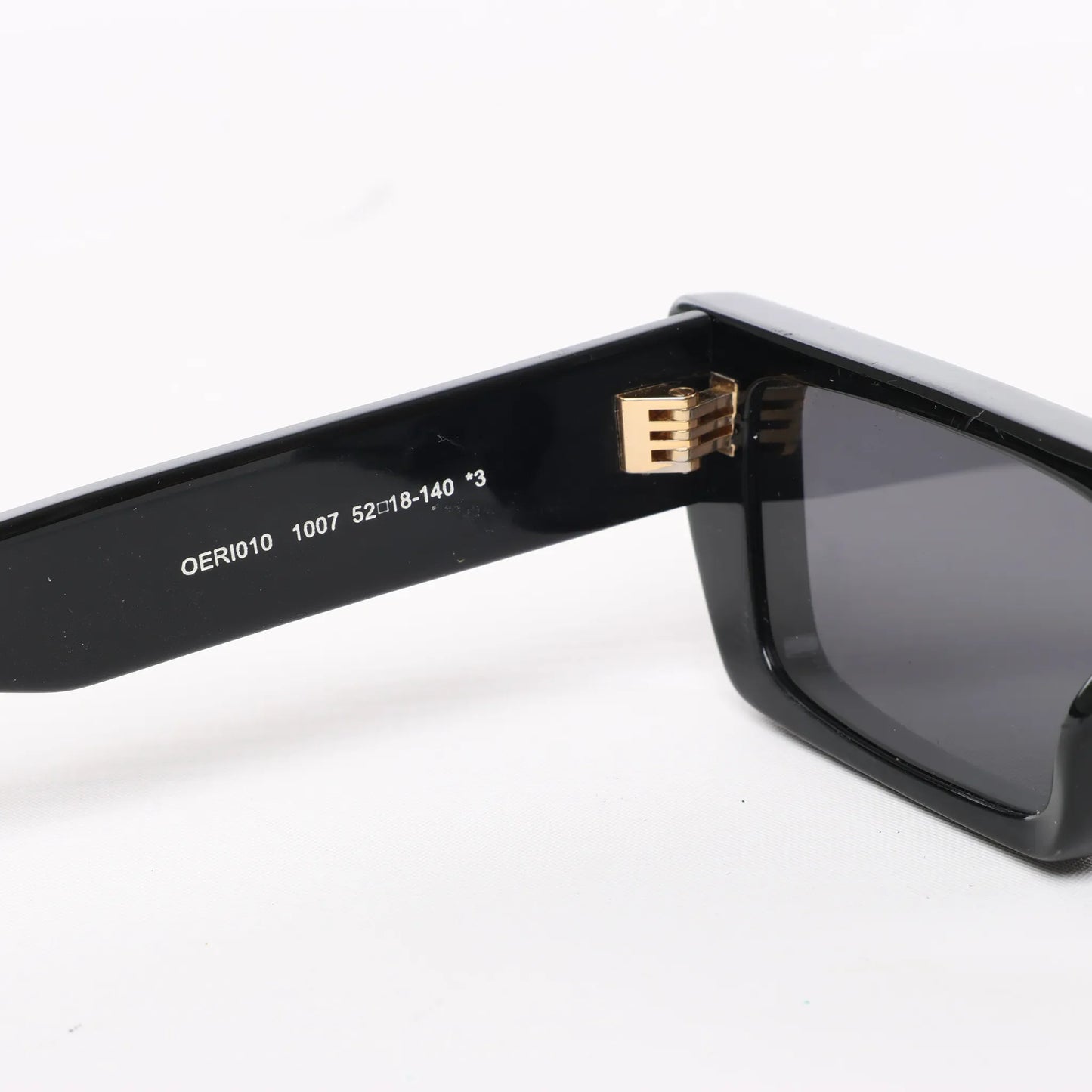 Off White Manchester Sunglasses in Black OERI010