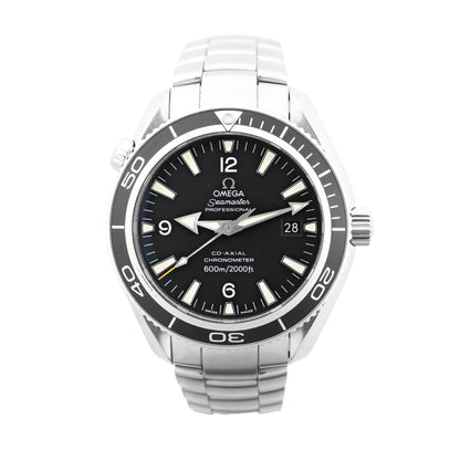 Omega Seamaster Planet Ocean 2201.50 stainless steel automatic watch featuring a black dial with luminous hour markers and hands, date window at 3 o’clock, black unidirectional bezel, and stainless steel bracelet, displayed on a white background.