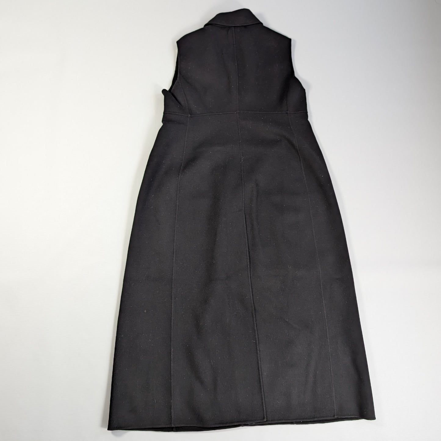 Robe noire sans manches Marni, taille 44