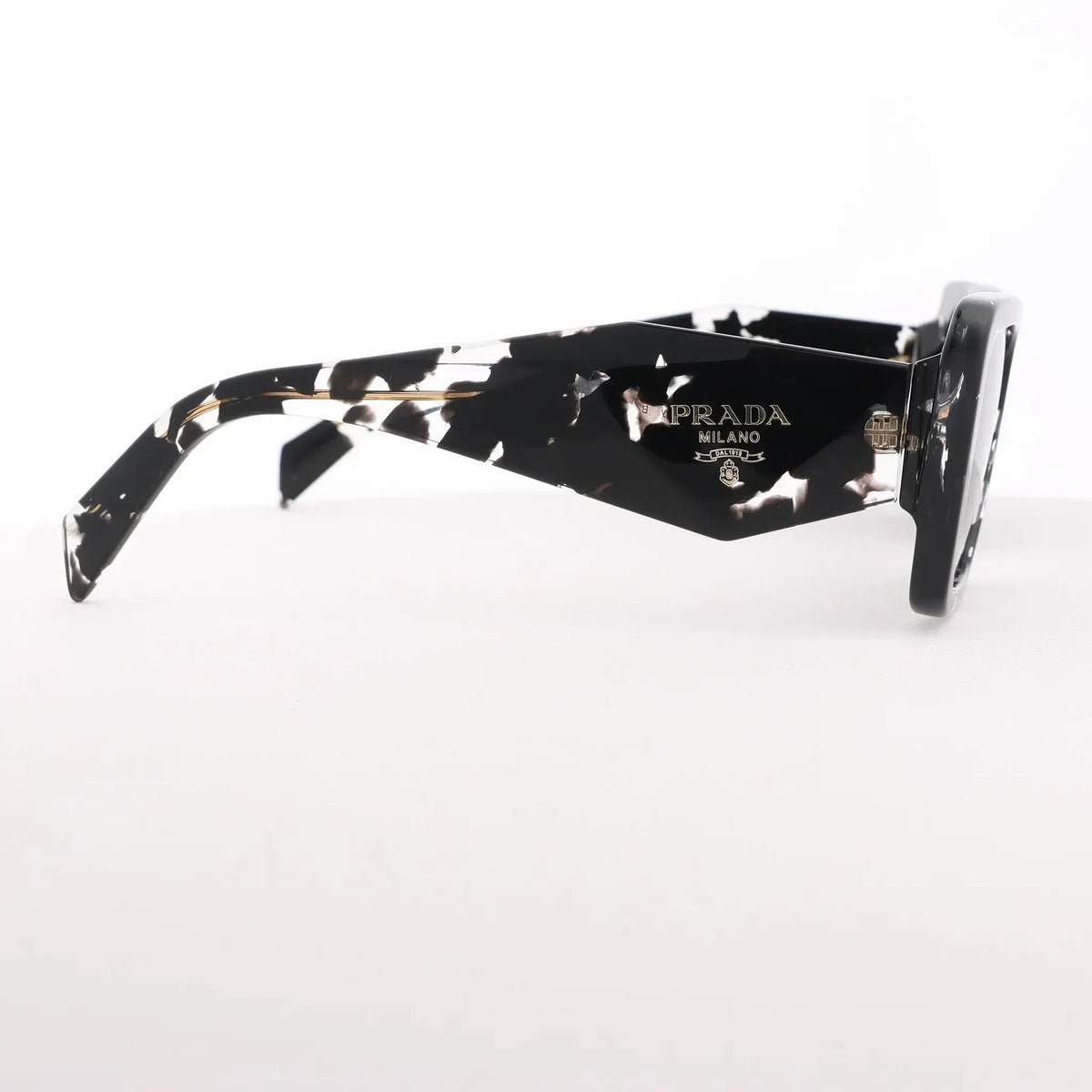 Prada Cat Eye-Frame Sunglasses in Black PR 08Y