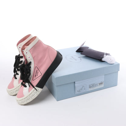 PRADA Canvas-Sneaker mit Colorblock-Muster und Keilabsatz in Pink, Größe 39 EU