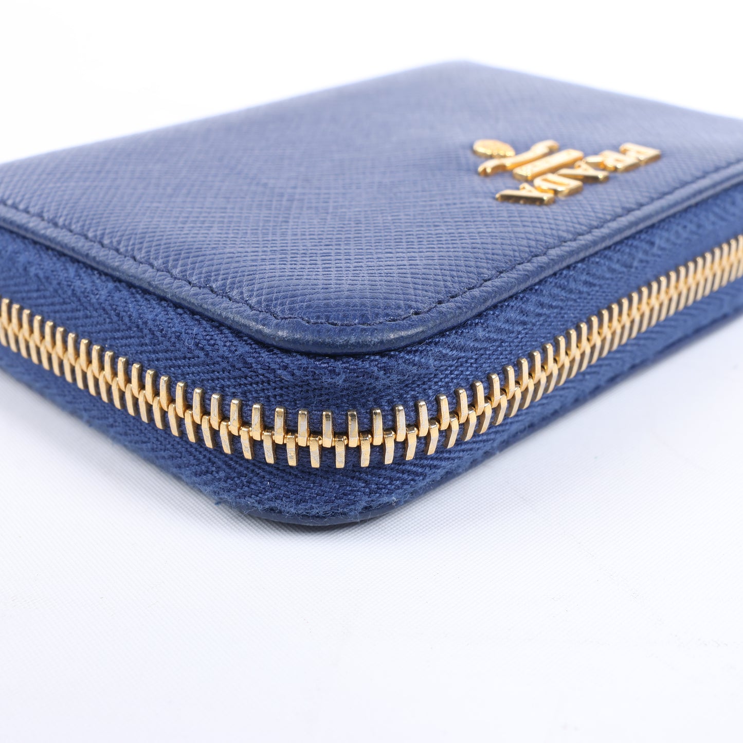 Portefeuille Prada Saffiano Metal 1MM268 en cuir bleu