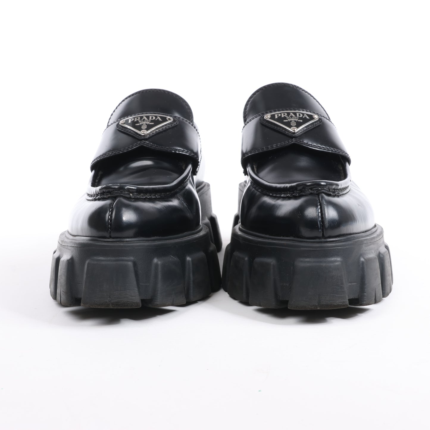 Mocassins pointus Prada Spazzolato Triangle Logo Monolith 55 mm en noir, pointure 38,5 EU