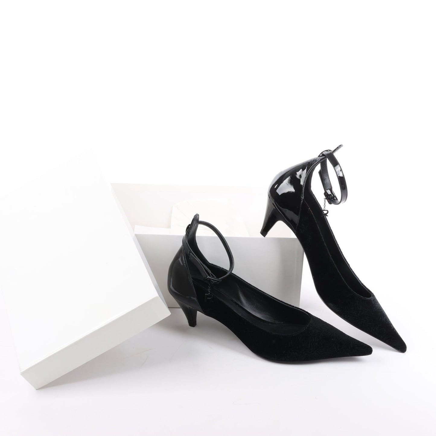 ROCHAS Velvet and Patent Leather Pumps in Black, Size 37 EU