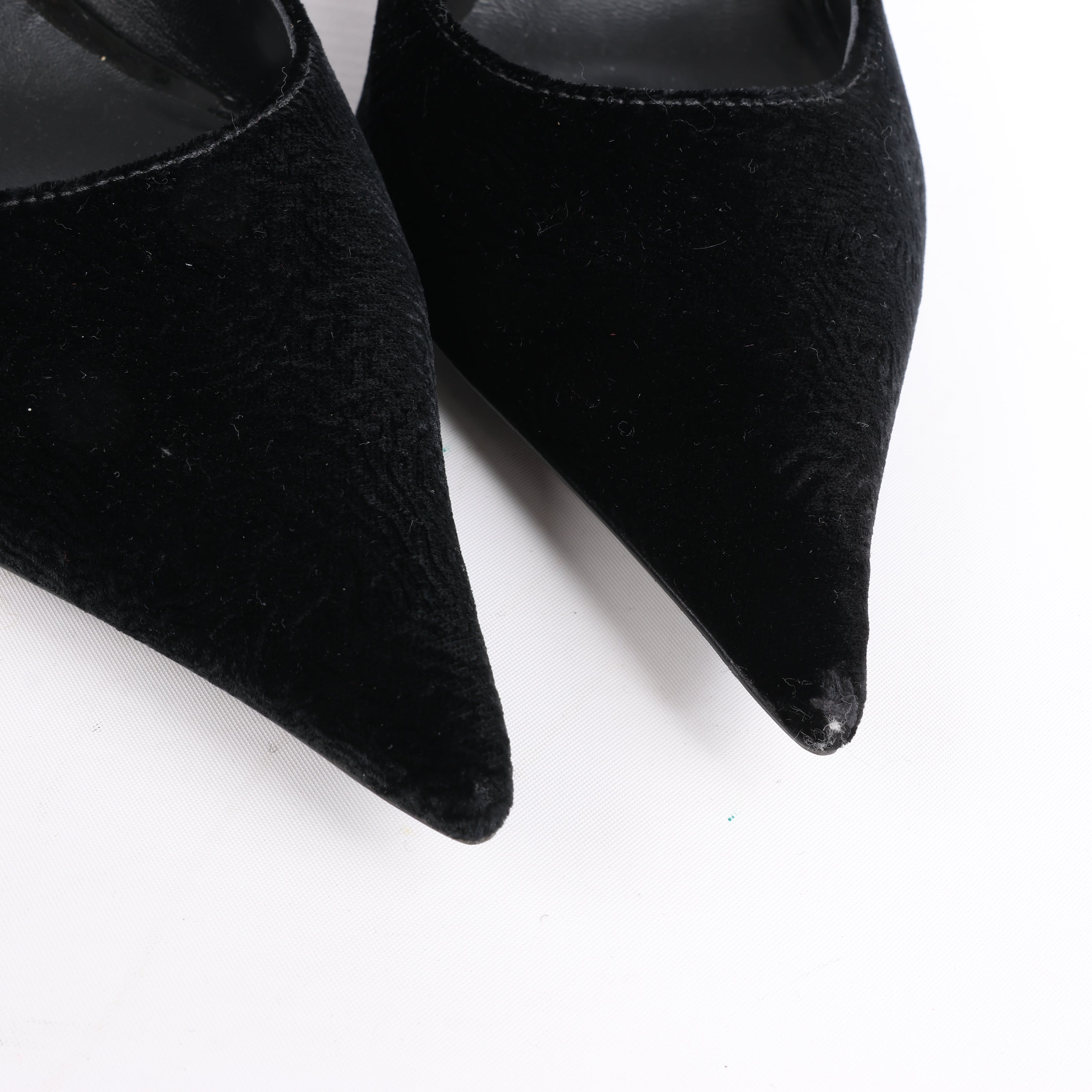 ROCHAS Velvet and Patent Leather Pumps in Black, Size 37 EU