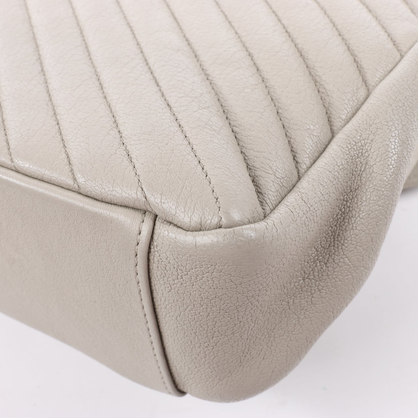 Sac bandoulière chaîne en cuir Saint Laurent Paris College, gris 392738