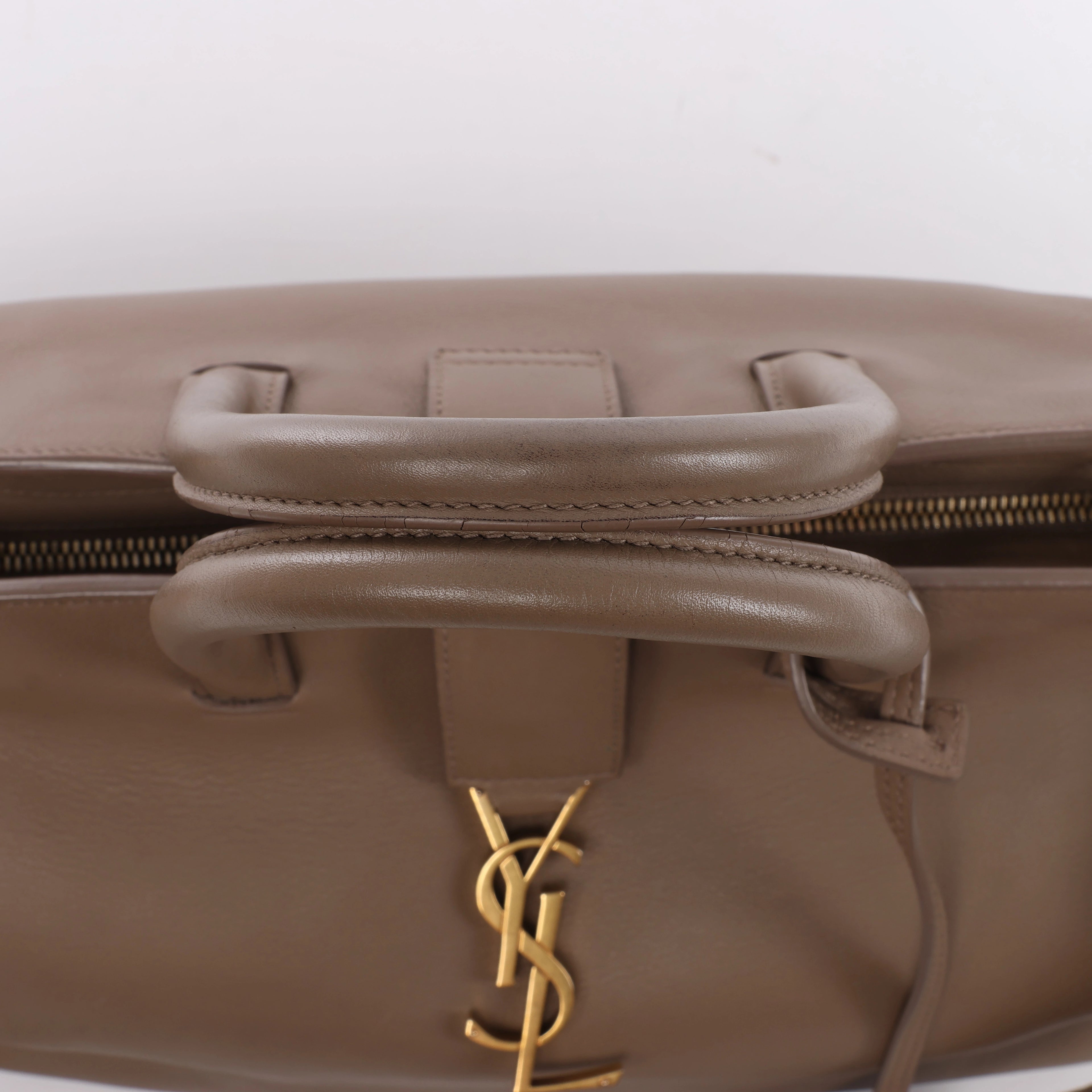 Bolso de mano Saint Laurent Paris Downtown Cabas de piel y ante en beige 635346