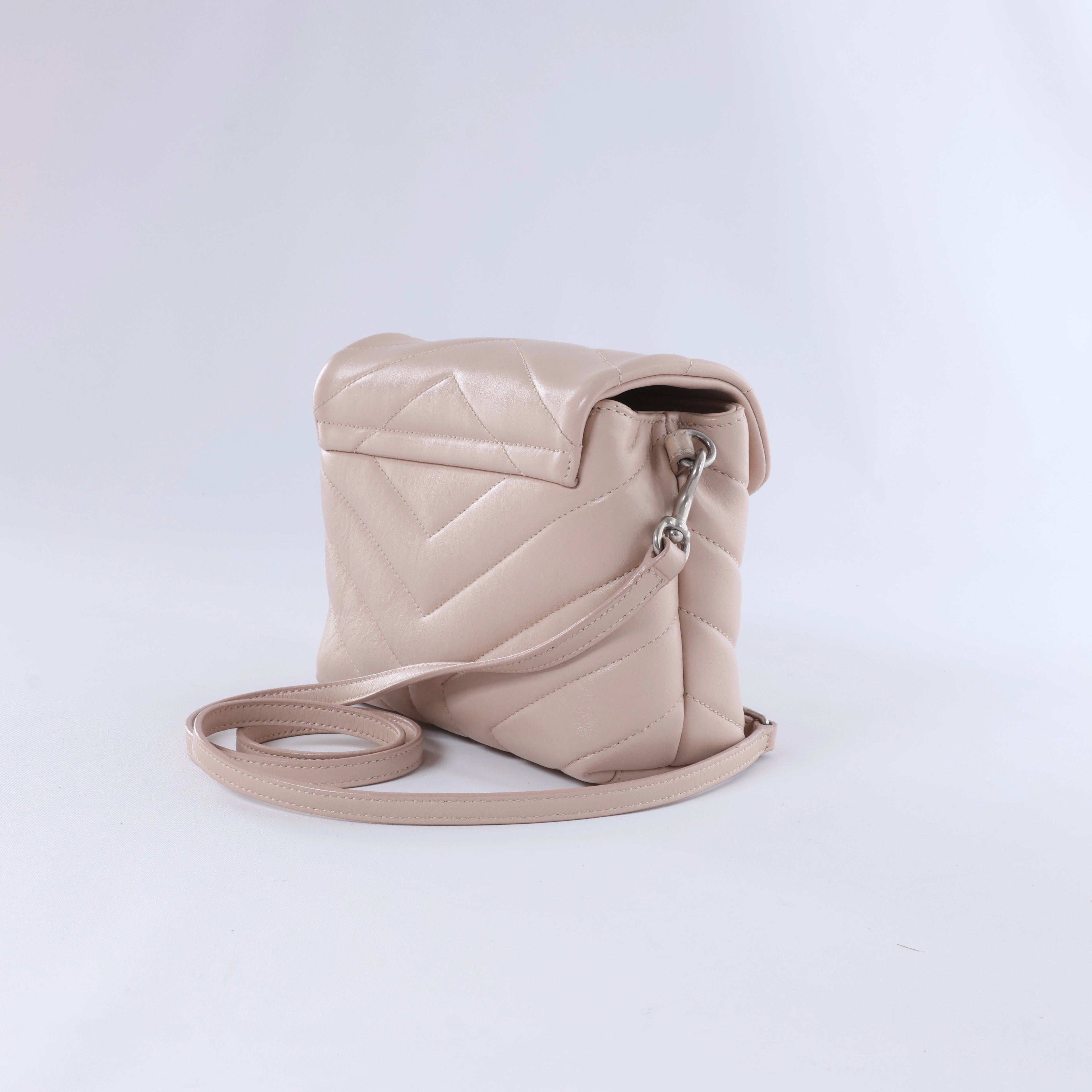 Bolso de hombro grande de piel Tribute de Saint Laurent Paris en marrón