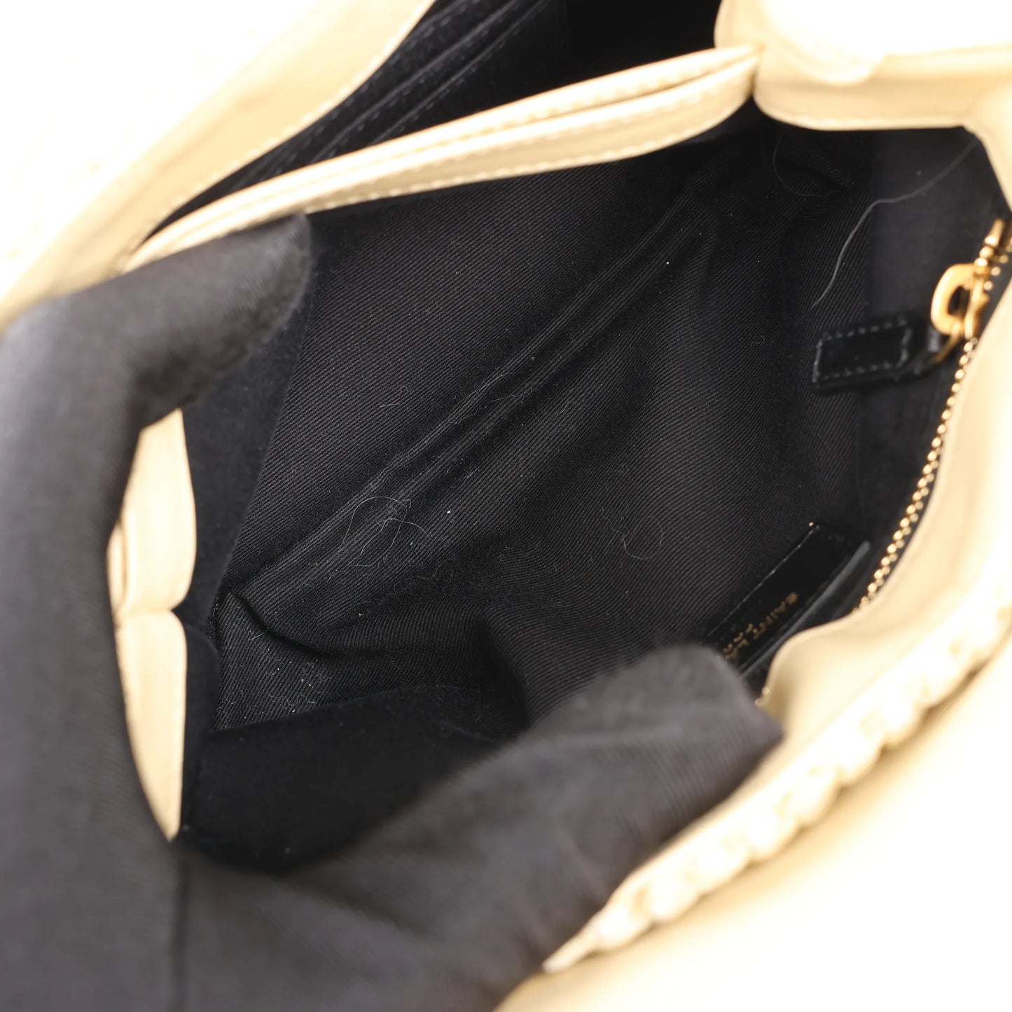 Saint Laurent Paris Loulou Umhängetasche aus Raffia und Leder in Beige 467072