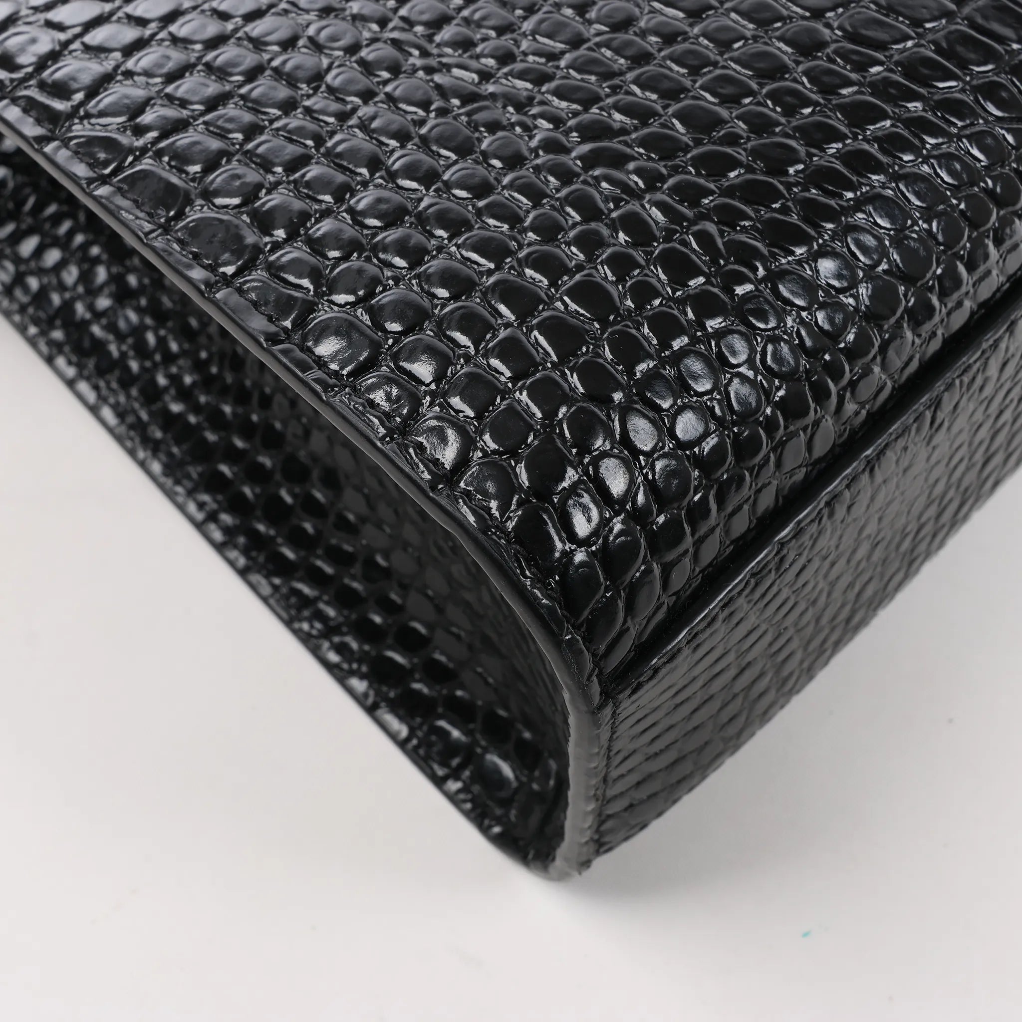 Saint Laurent Paris Manhattan Mock Croc Shoulder bag in Black 579271