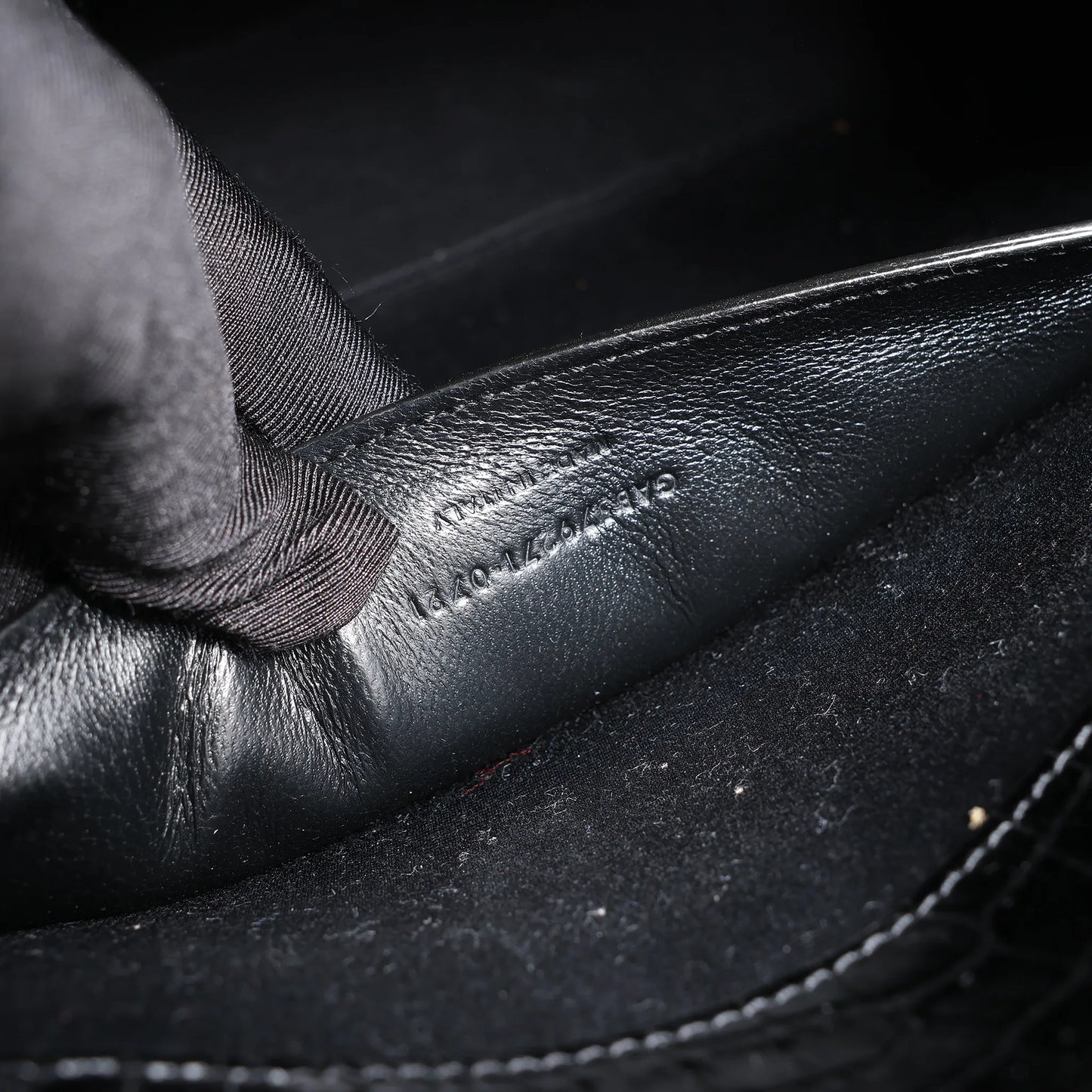 Saint Laurent Paris – Manhattan – Schultertasche in Kroko-Optik in Schwarz, 579271