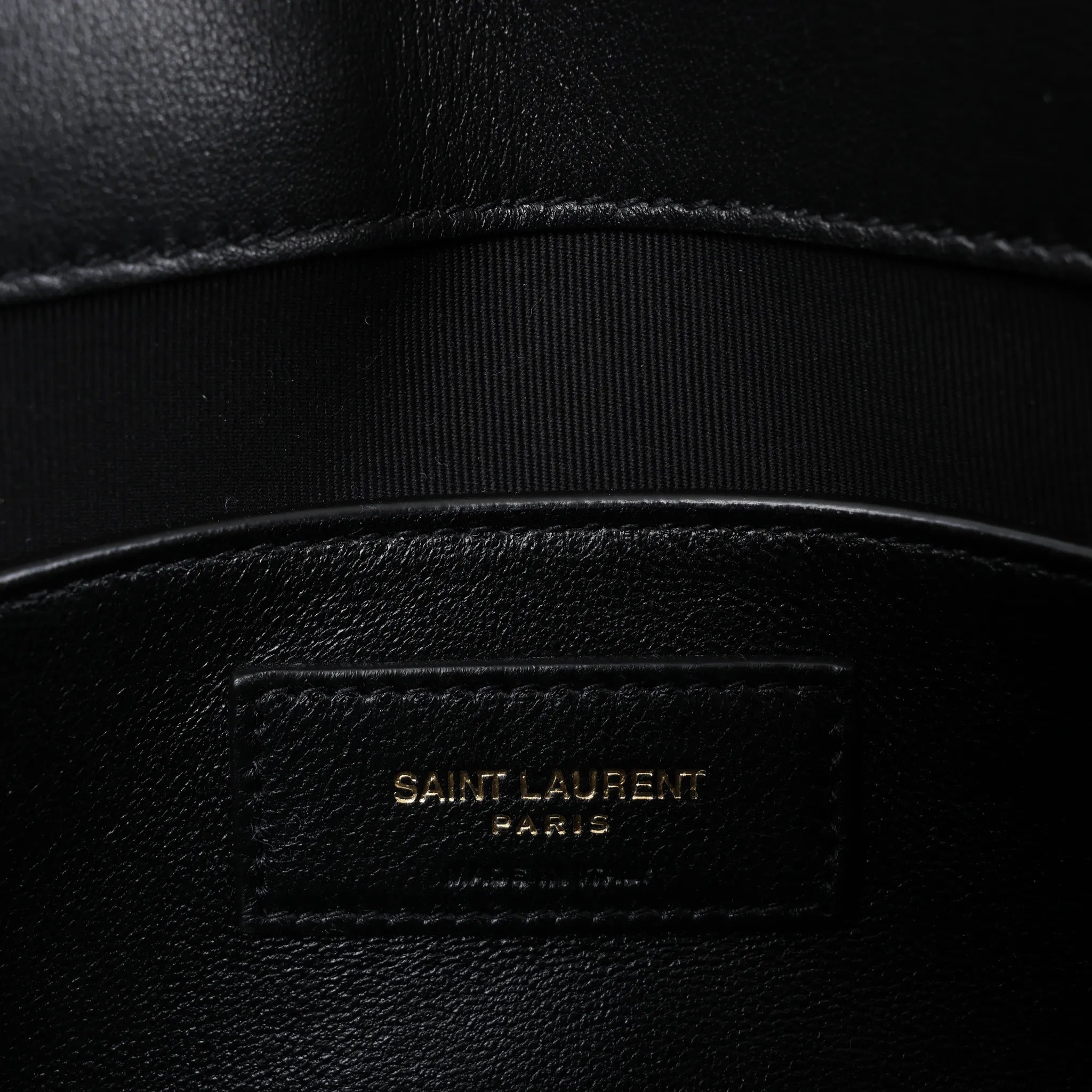 Saint Laurent Paris Manhattan Patent Leather Shoulder bag in Black 675626