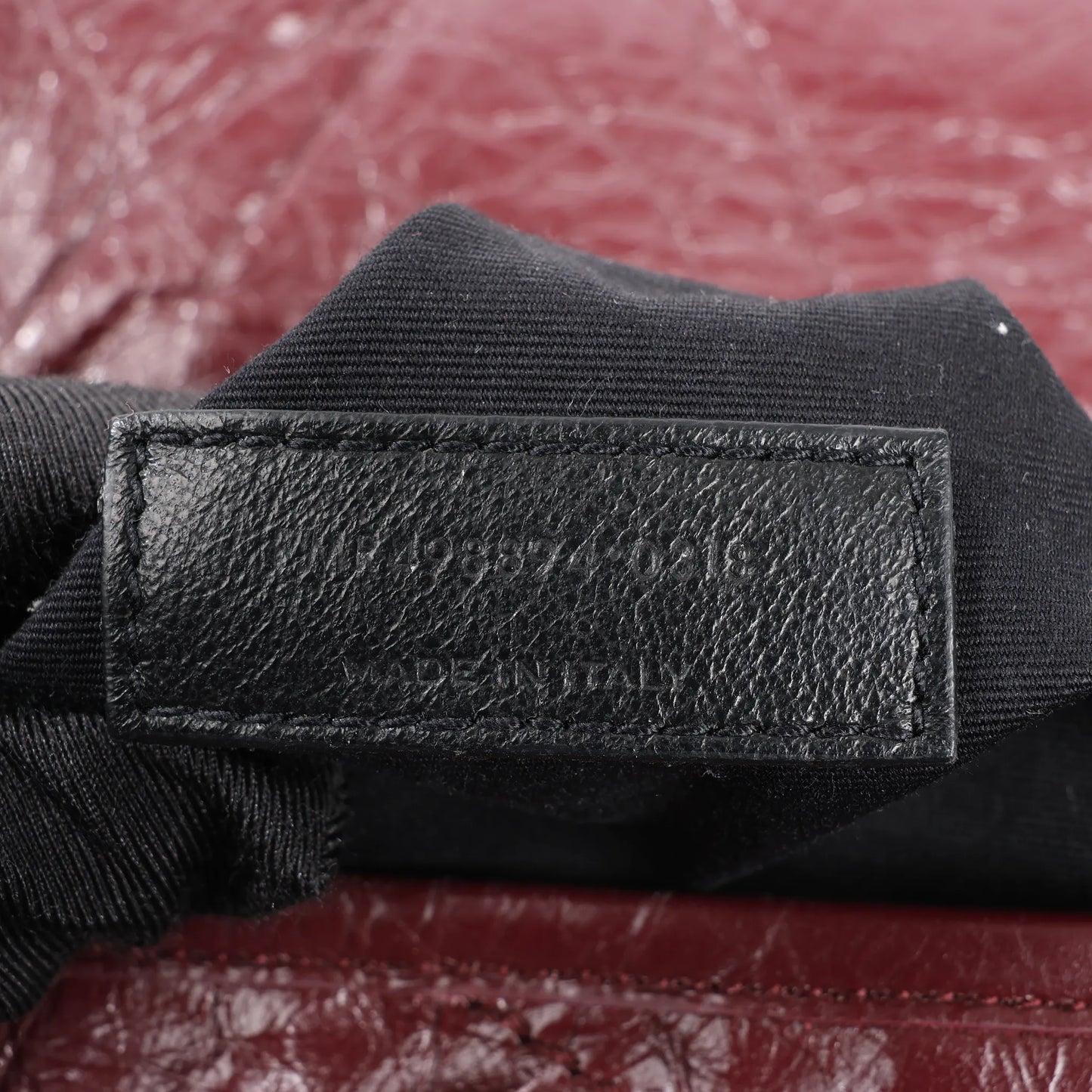 Sac à bandoulière Saint Laurent Paris Niki en cuir bordeaux avec chaîne 498894