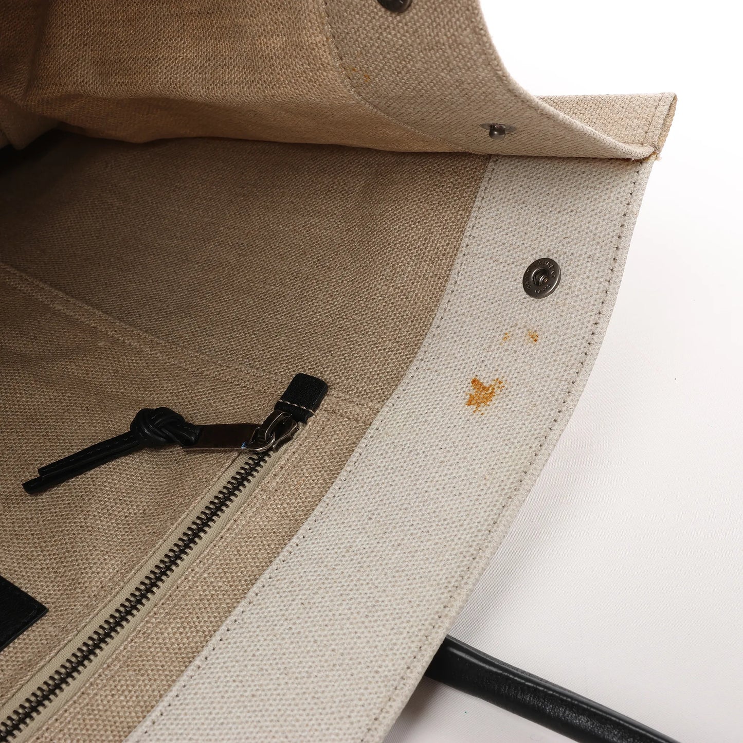 Saint Laurent Rive Gauche Große Tragetasche aus bedrucktem Canvas und Leder in Beige 499290