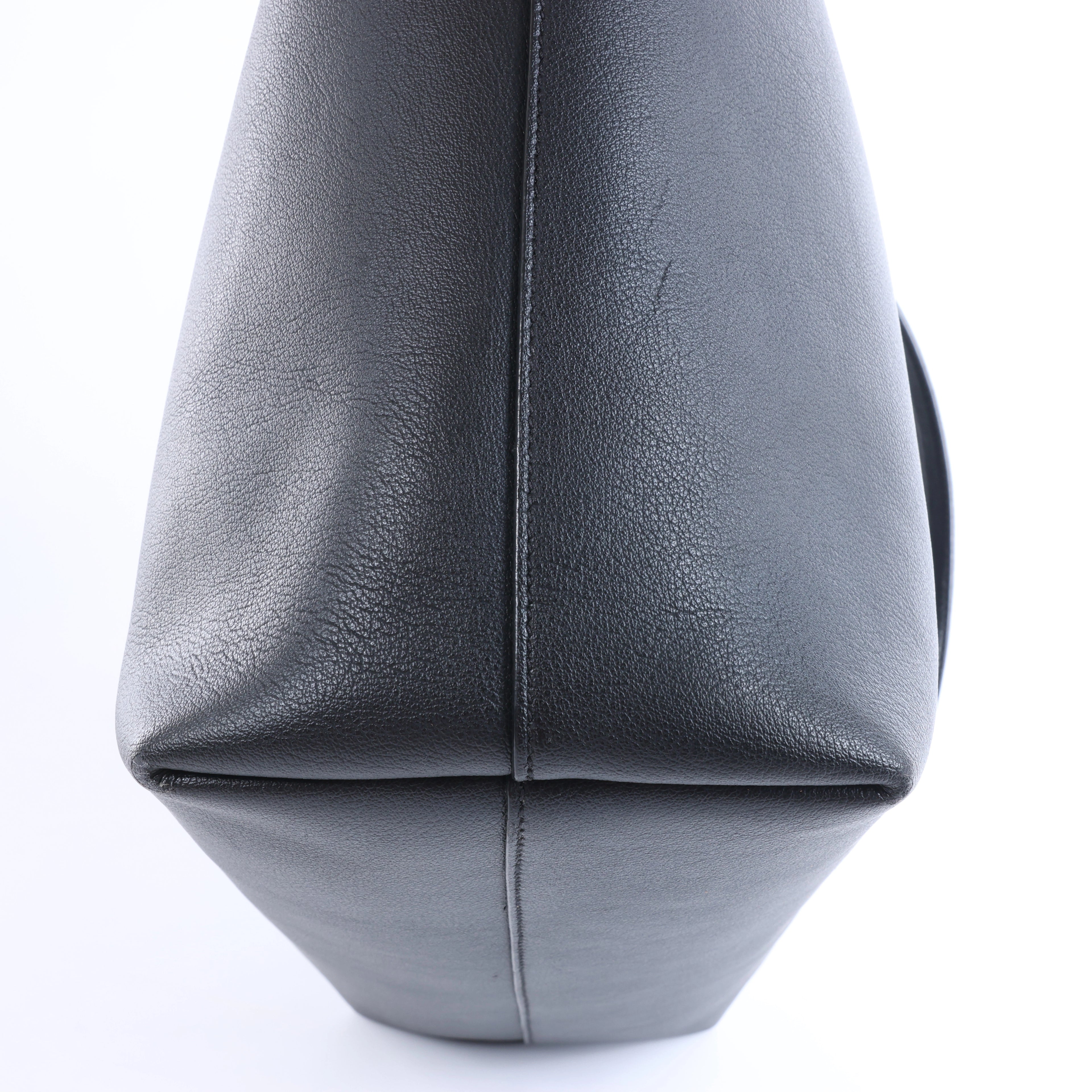 Saint Laurent Paris Sac Shopping Leather Tote bag in Black