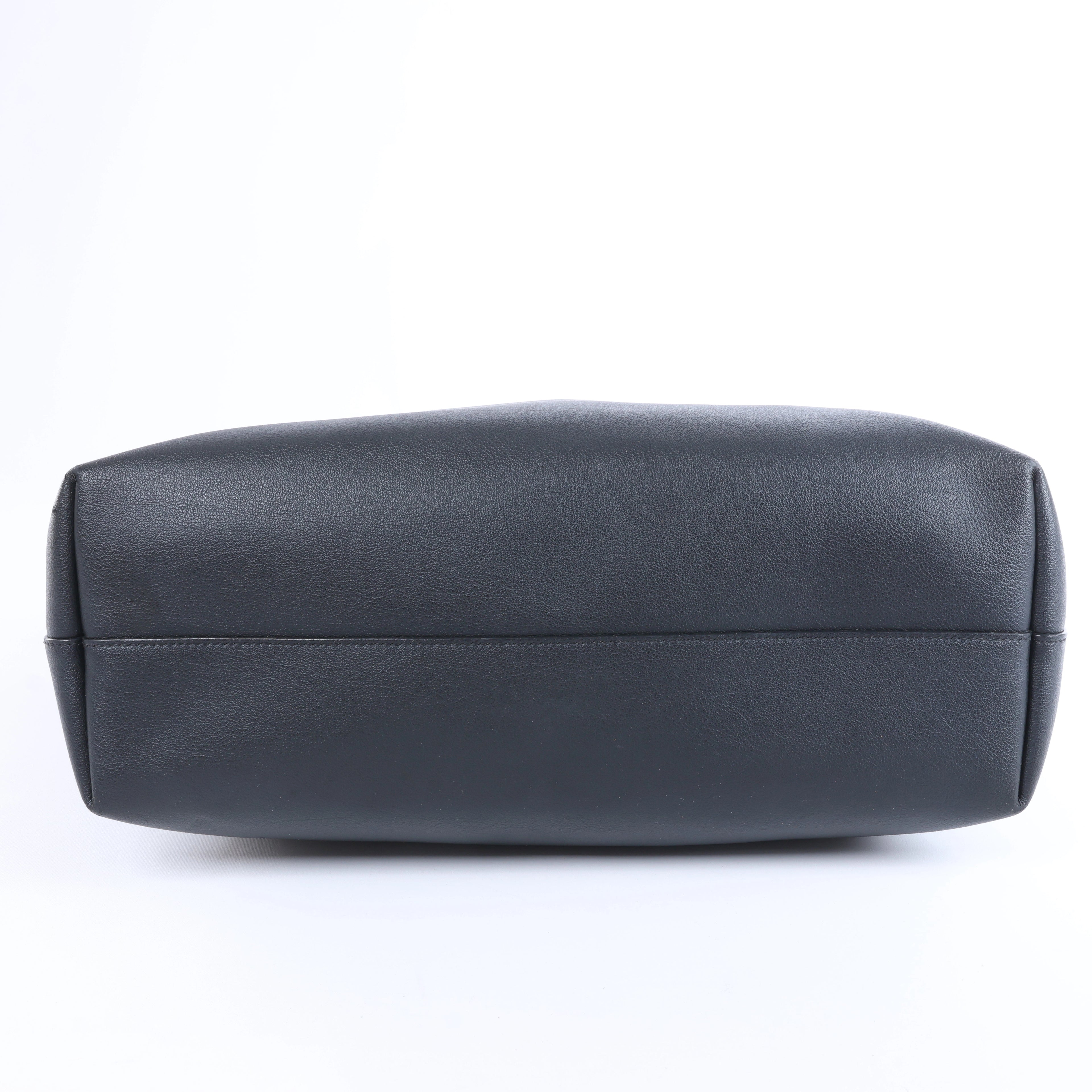 Saint Laurent Paris Sac Shopping Leather Tote bag in Black