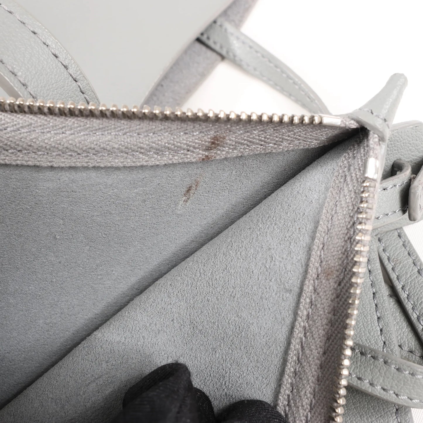 Saint Laurent Paris Shopping Leather Shoulder Bag in Gray 600281