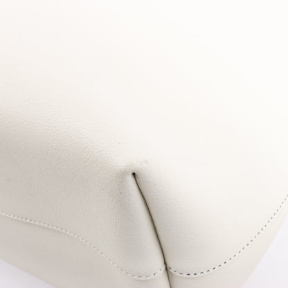 Saint Laurent Paris Sac Shopping Leather Shoulder bag in Ecru 394195