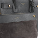 Bolso de mano de piel Sac de Jour de Saint Laurent Paris en color burdeos 347543