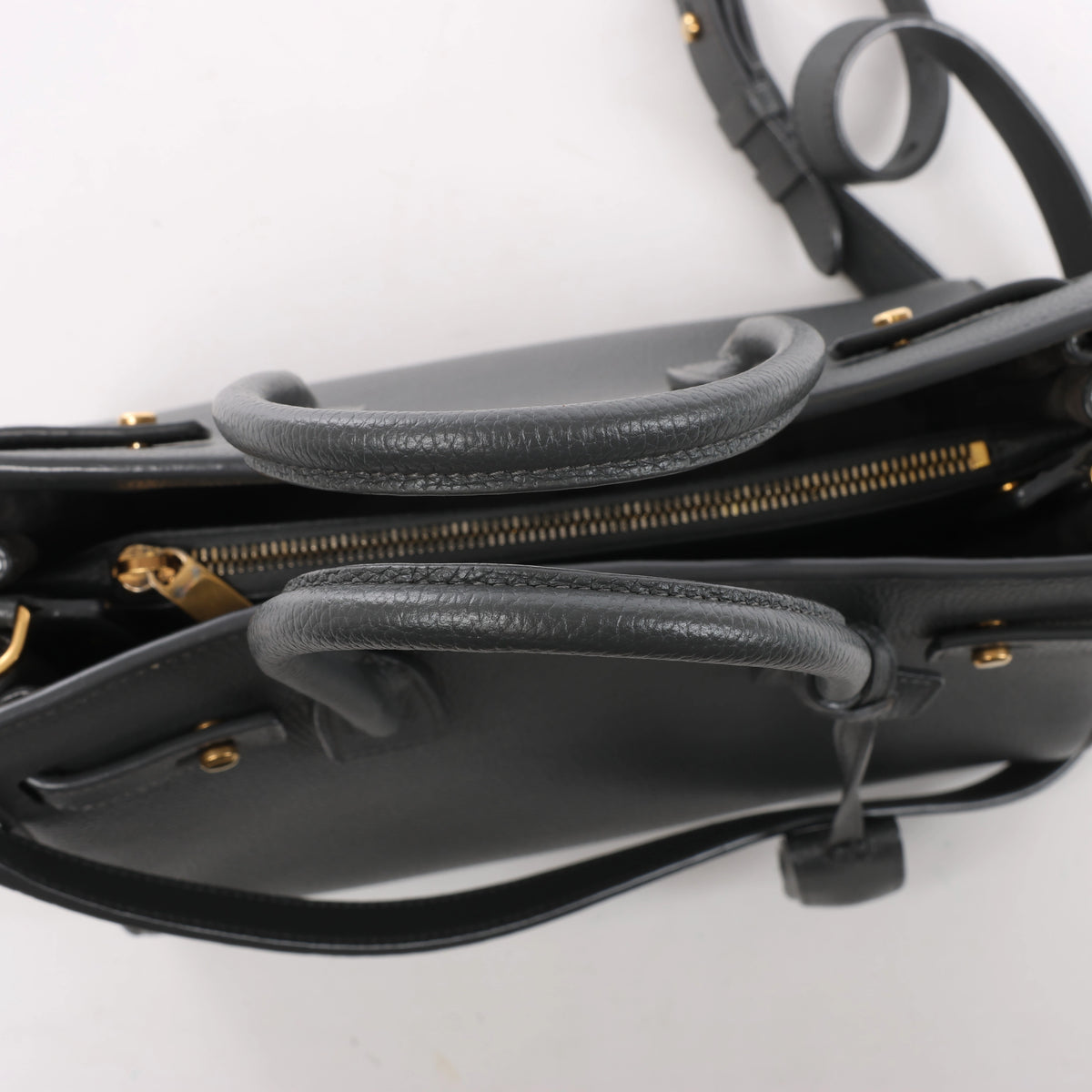 Bolso de mano de piel Sac de Jour de Saint Laurent Paris en color burdeos 347543