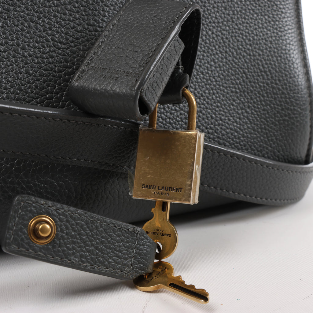 Bolso de mano de piel Sac de Jour de Saint Laurent Paris en color burdeos 347543