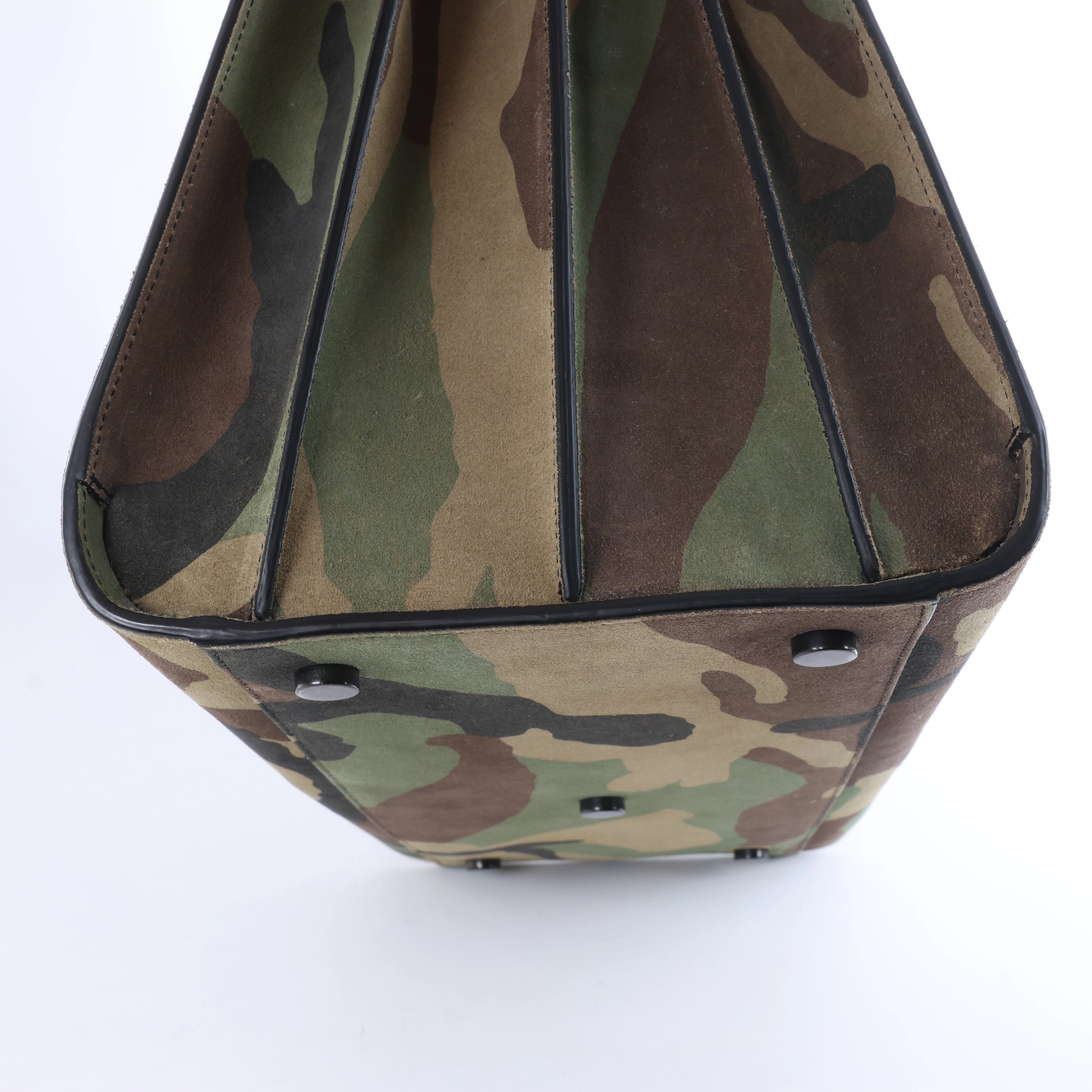 Bolso de mano de piel Sac de Jour de Saint Laurent Paris en color burdeos 347543