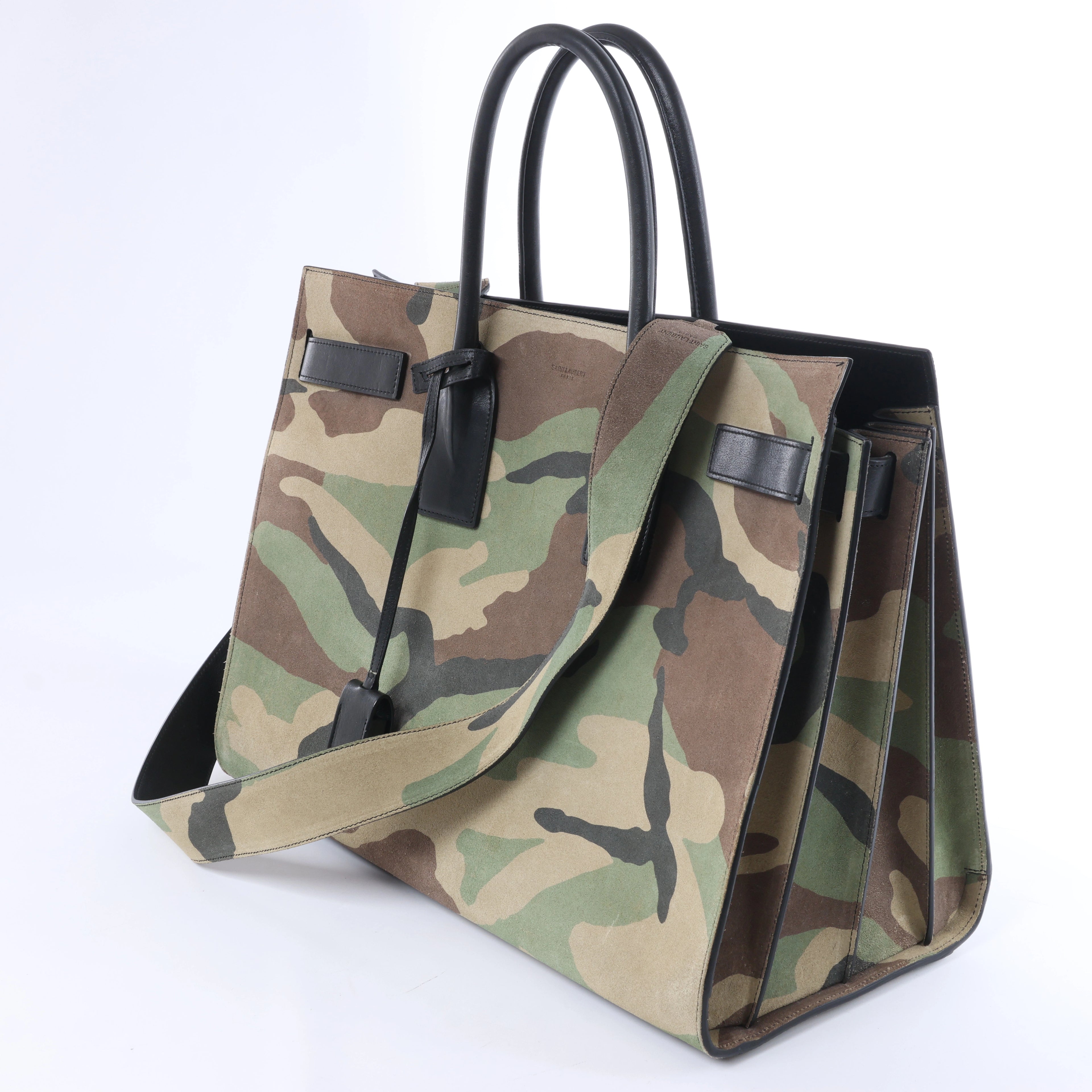 Bolso de mano de piel Sac de Jour de Saint Laurent Paris en color burdeos 347543