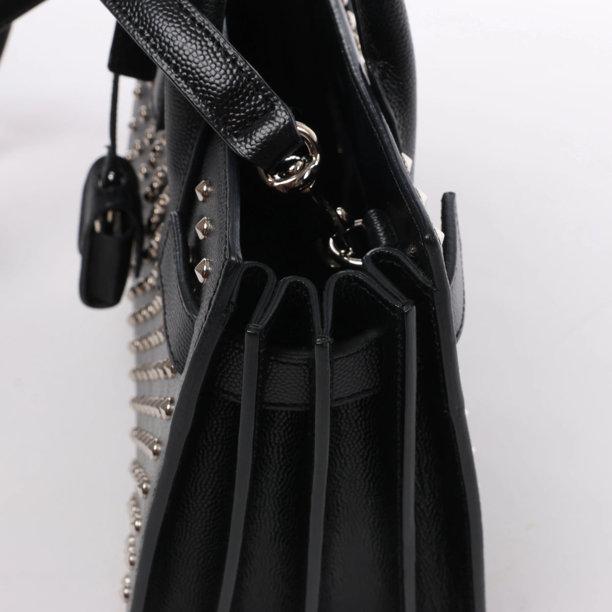 Bolso de mano de piel Sac de Jour de Saint Laurent Paris en color burdeos 347543